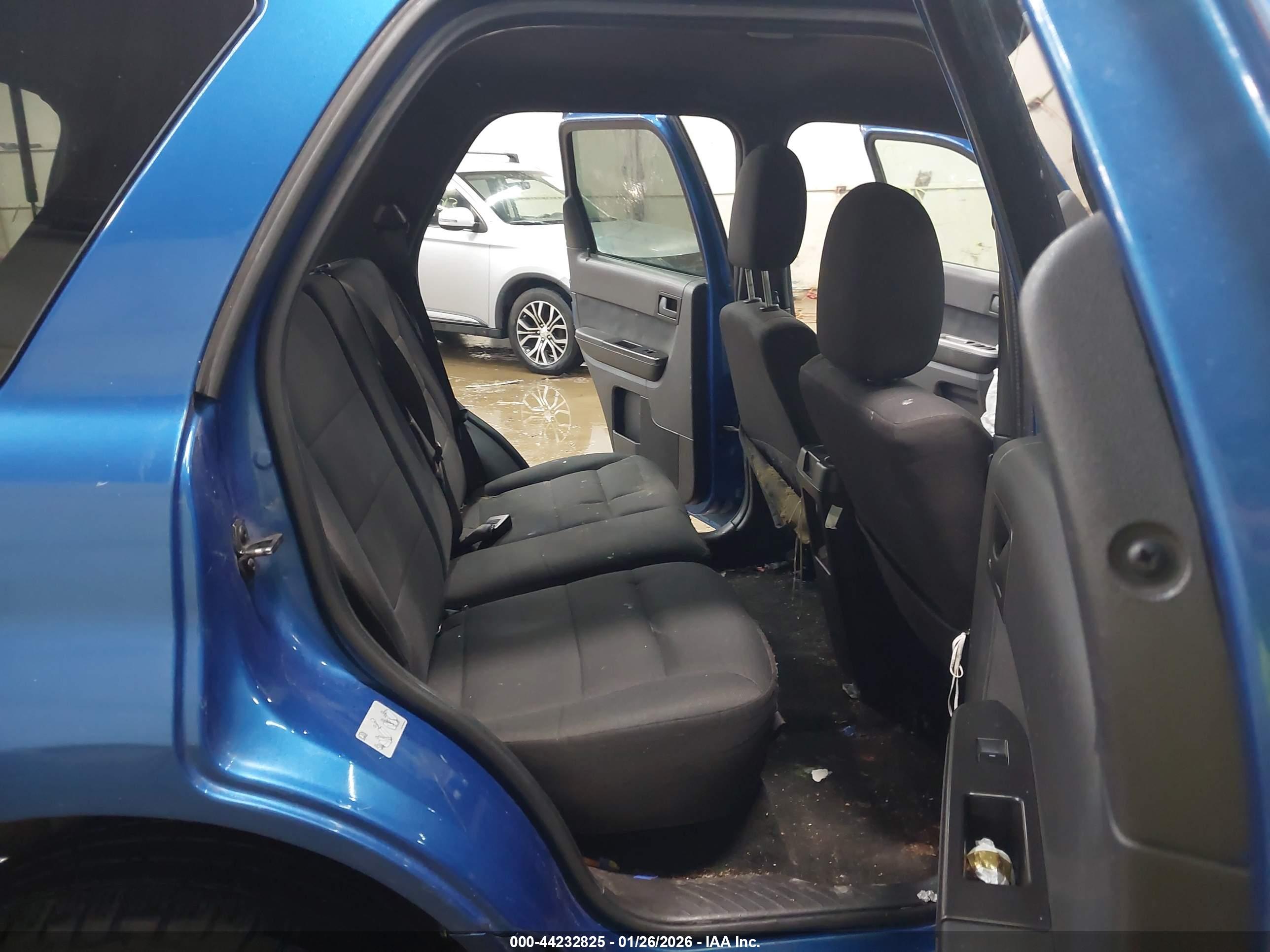 FORD ESCAPE image 8
