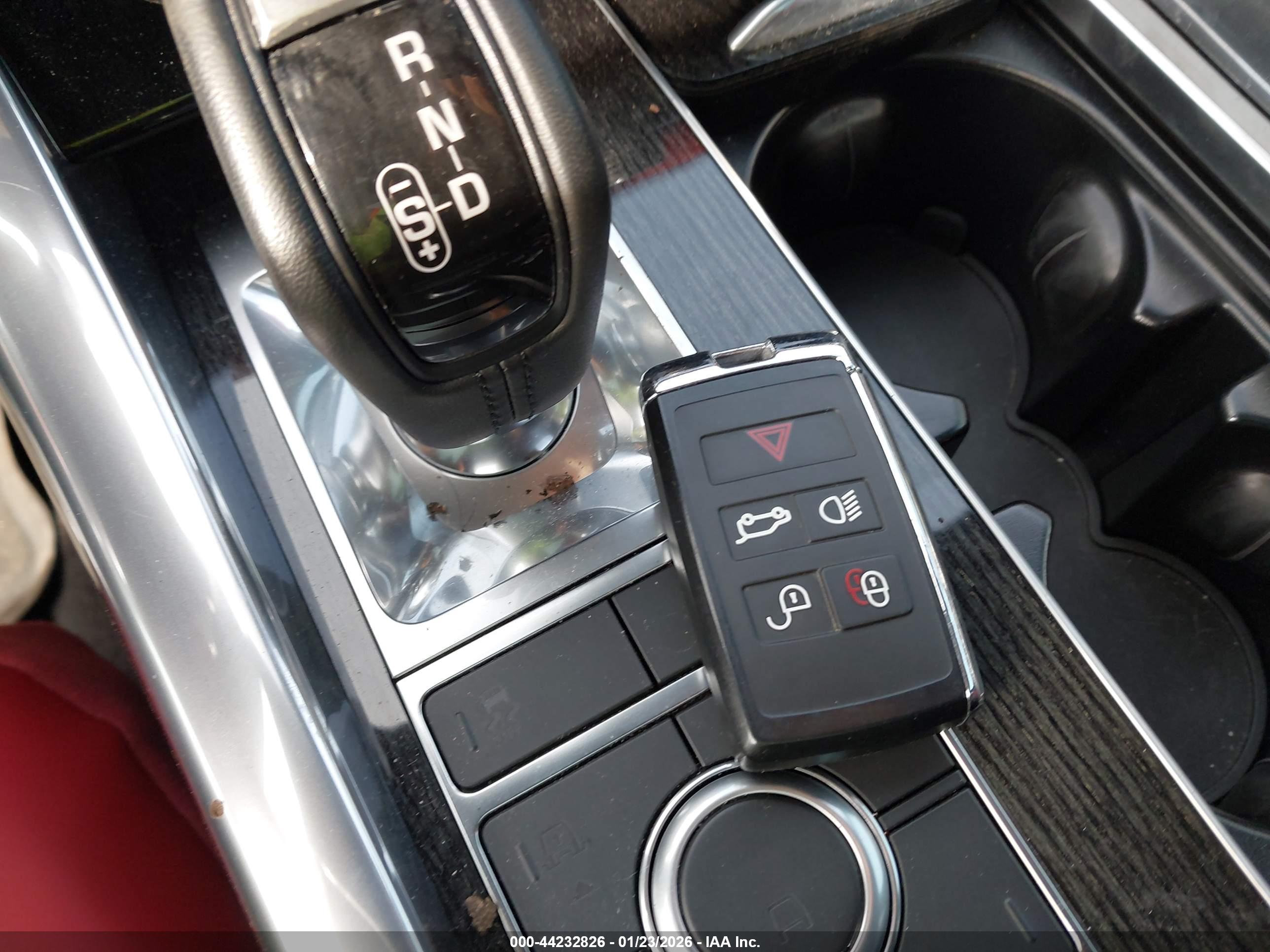 LAND ROVER image 11
