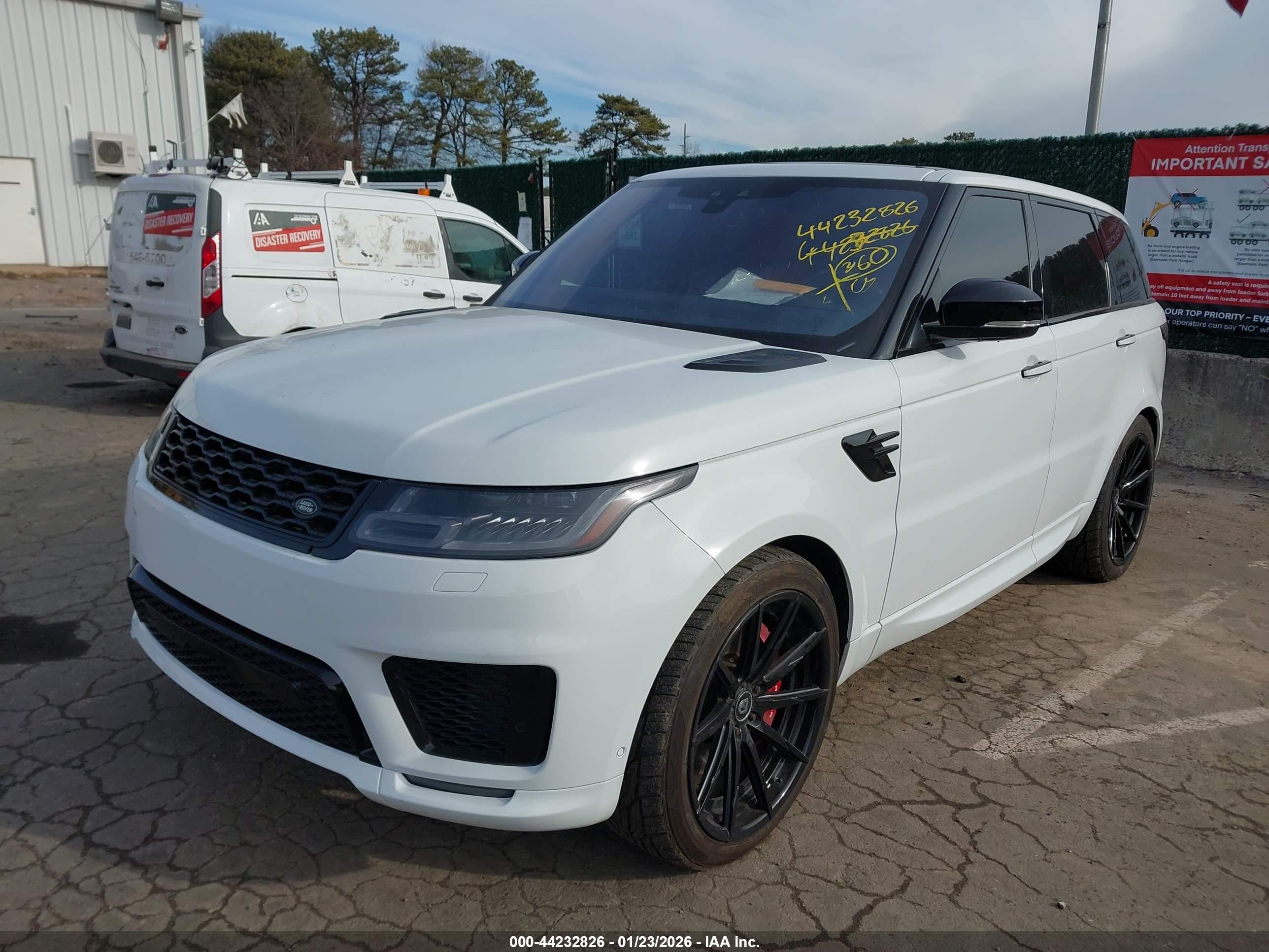 LAND ROVER image 2