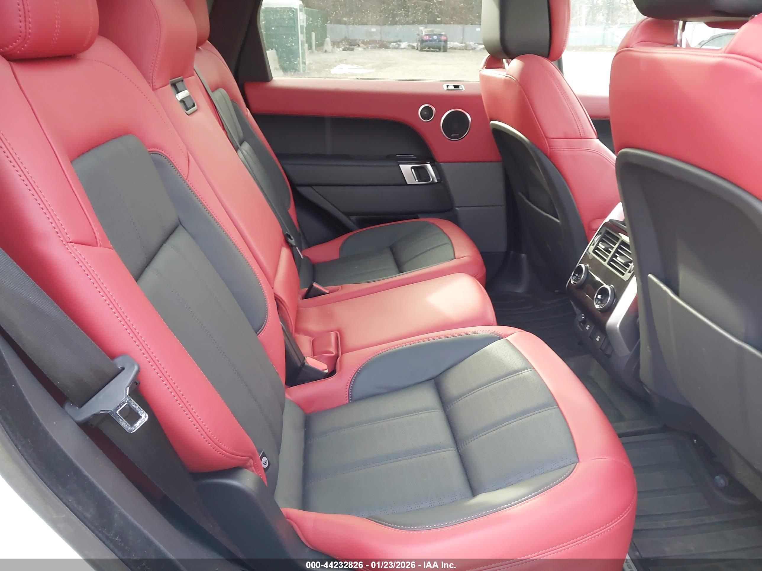 LAND ROVER image 8