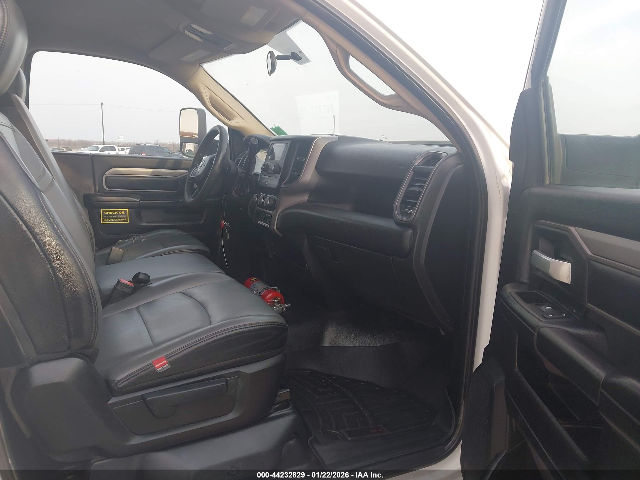 RAM 4500 image 8