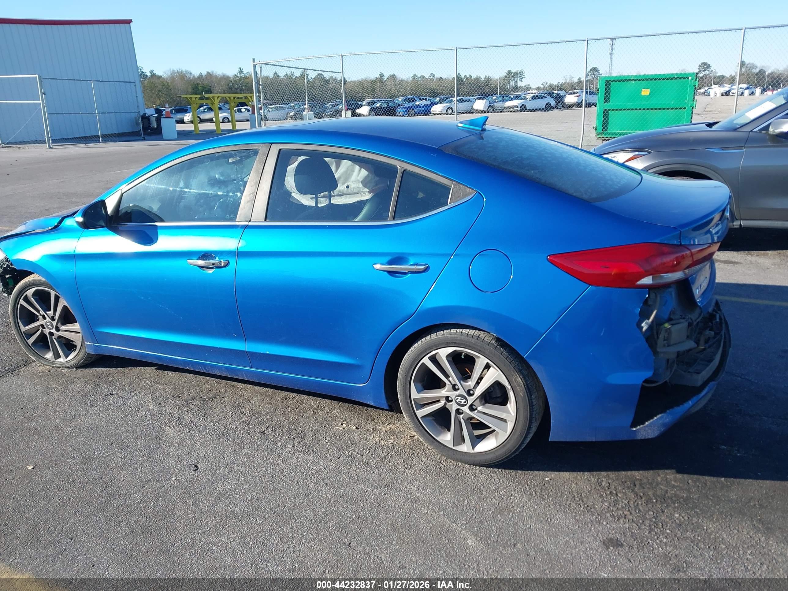 HYUNDAI ELANTRA image 3