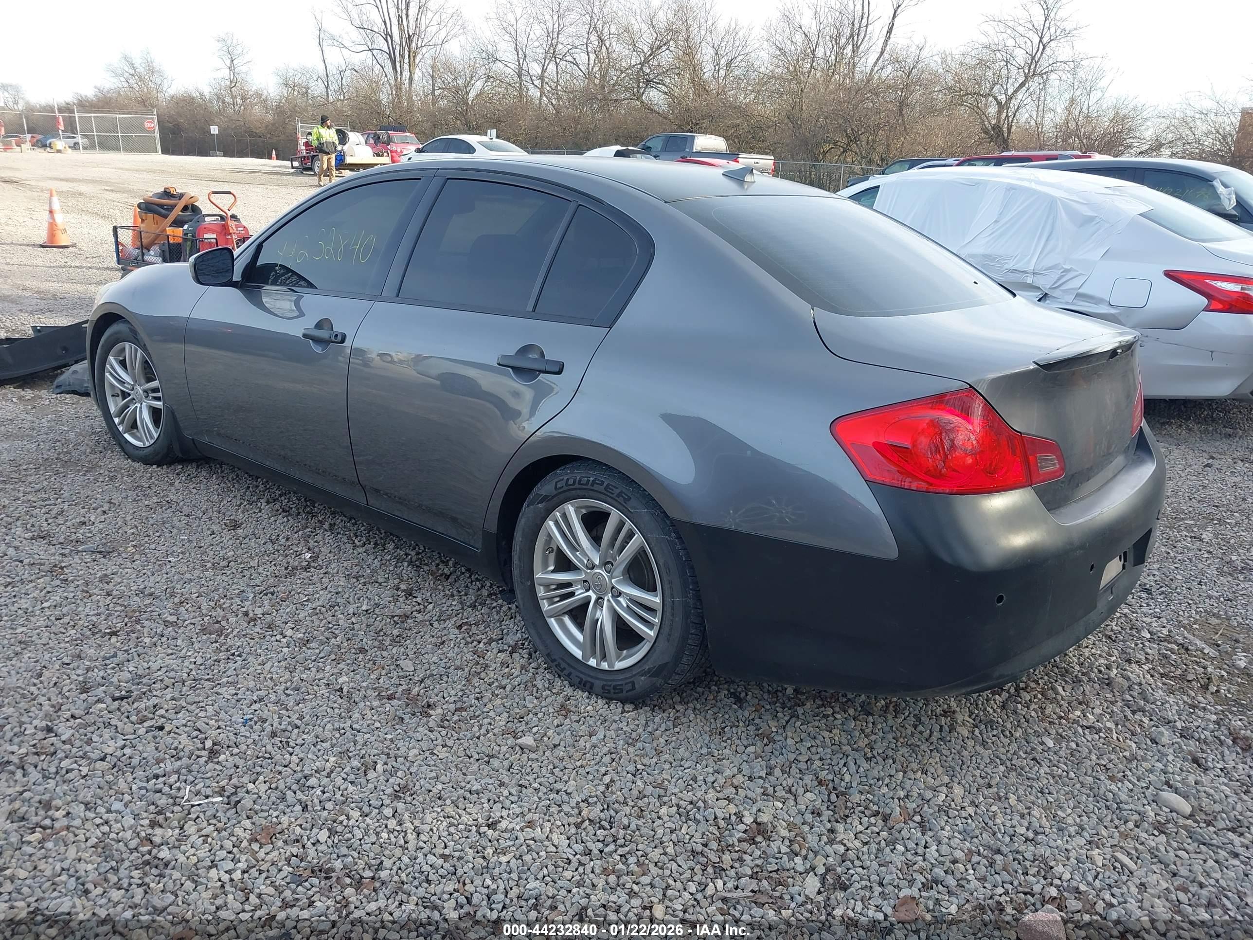 INFINITI G37X image 3