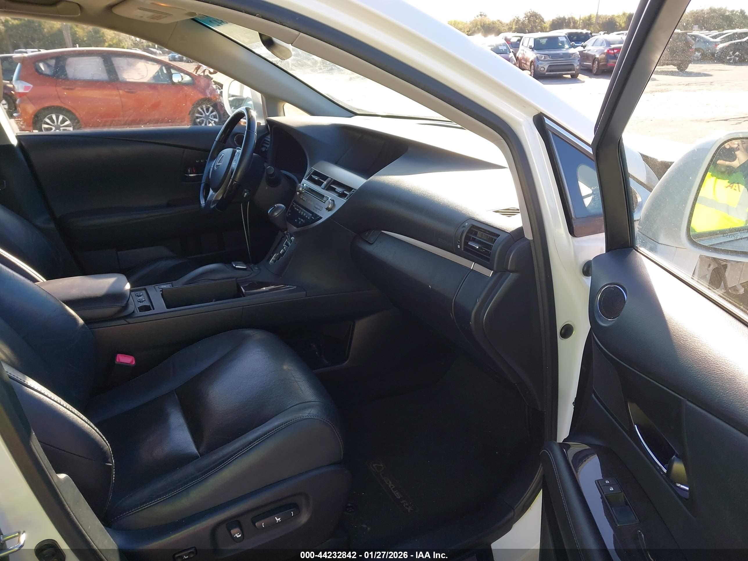 LEXUS RX image 5