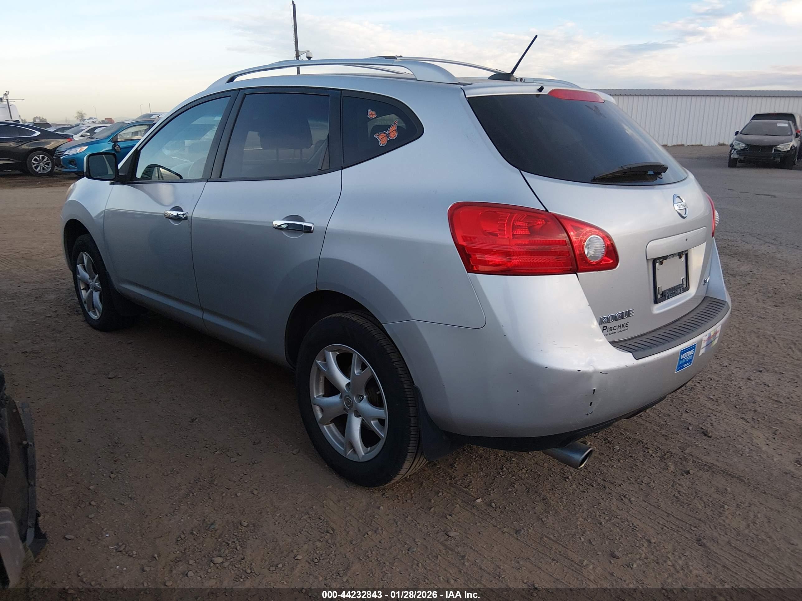 NISSAN ROGUE image 3