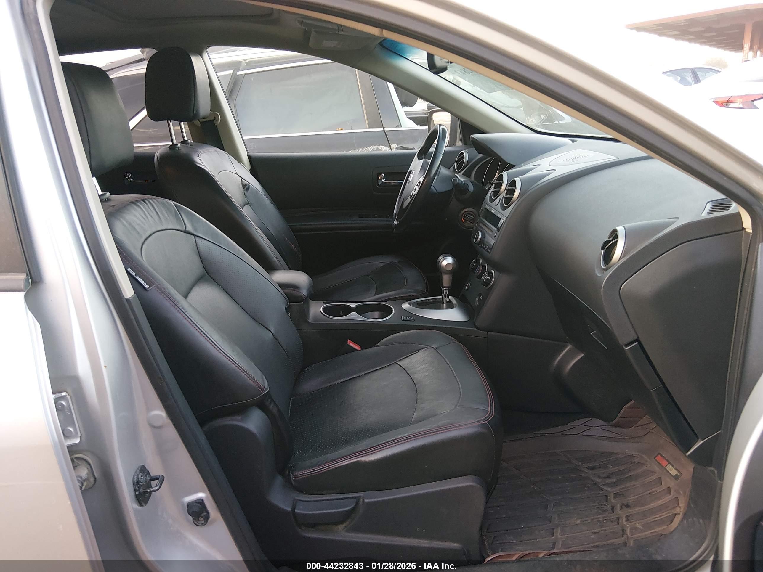 NISSAN ROGUE image 5