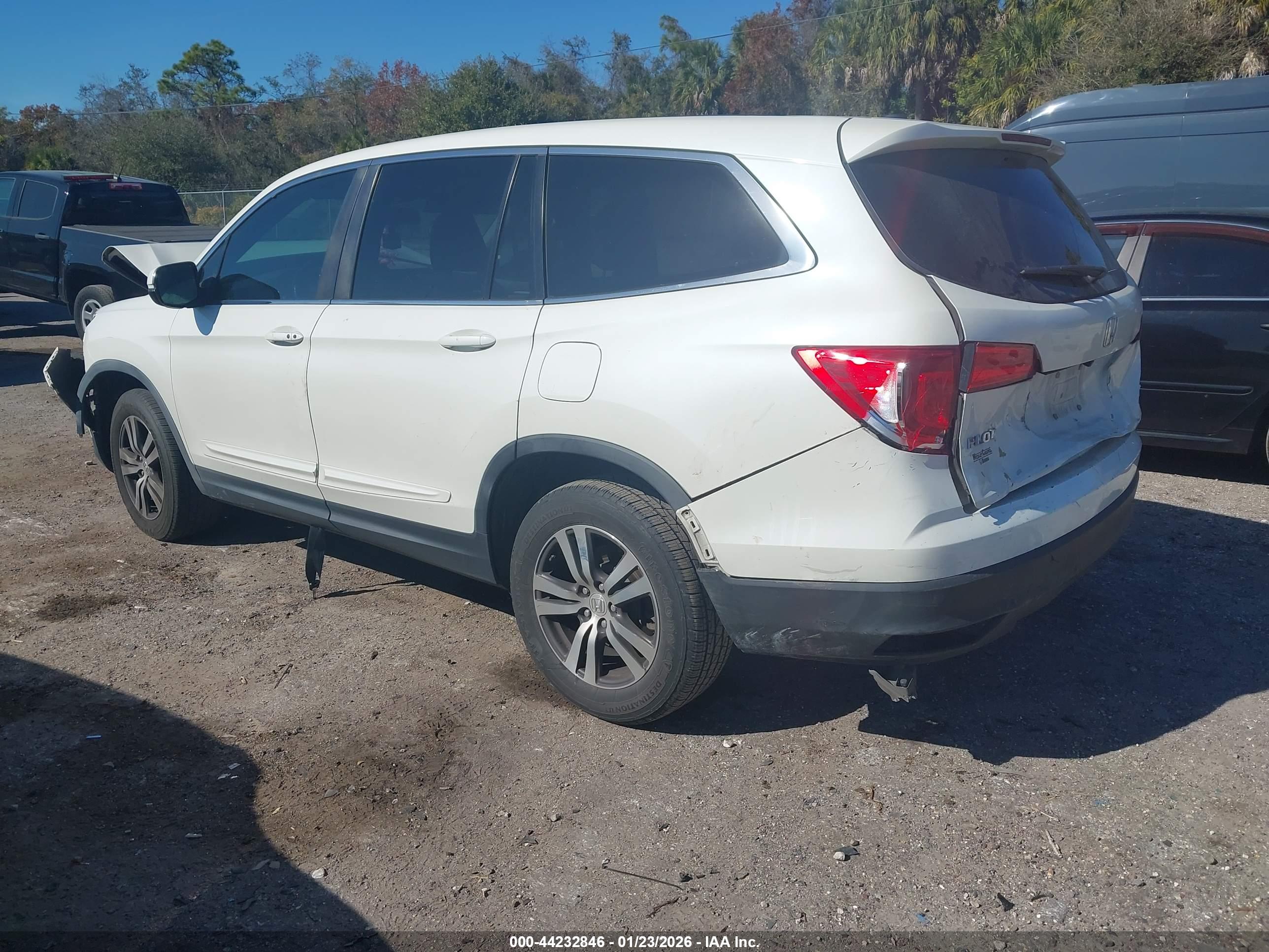 HONDA PILOT image 3