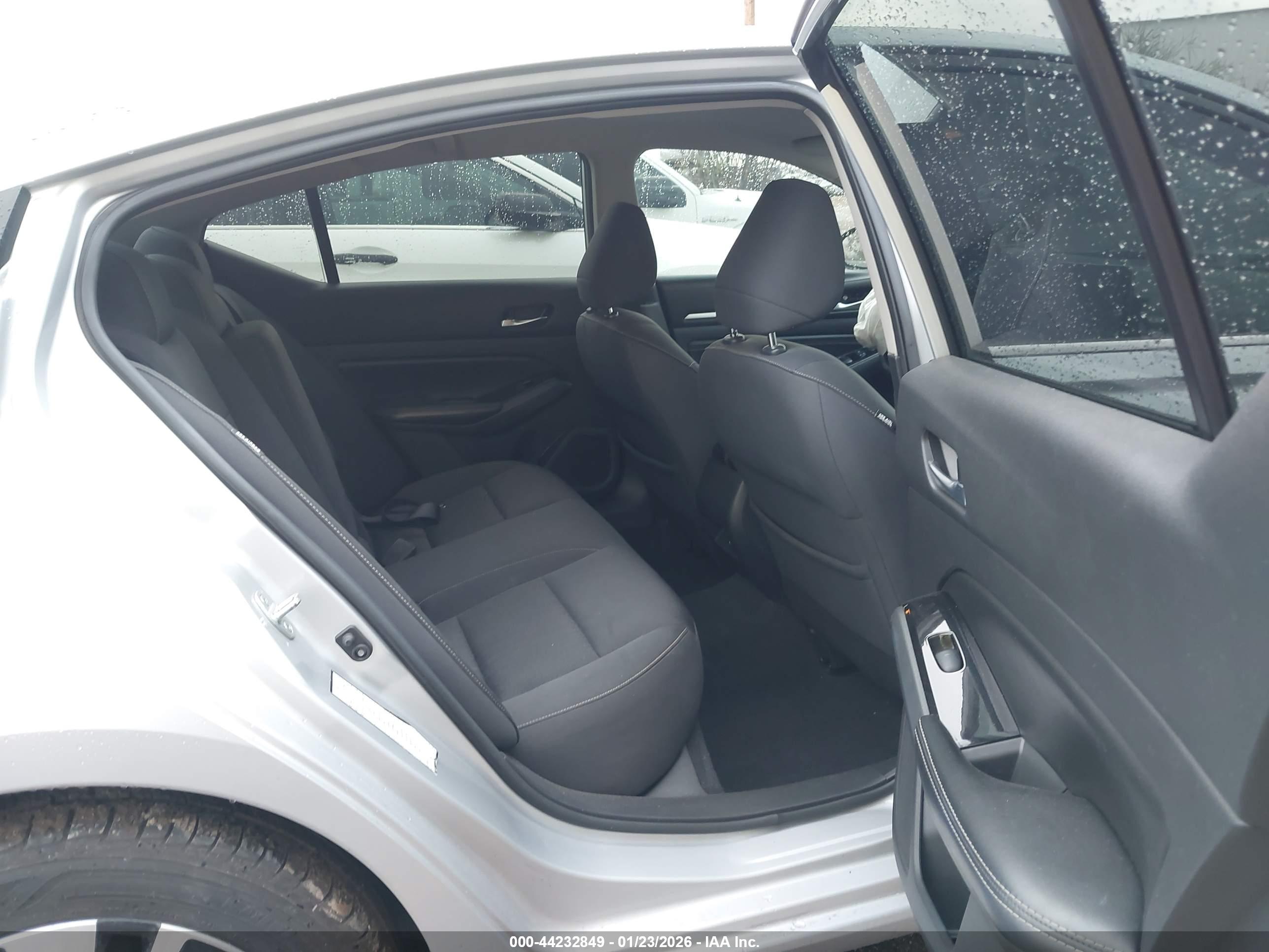 NISSAN ALTIMA image 8