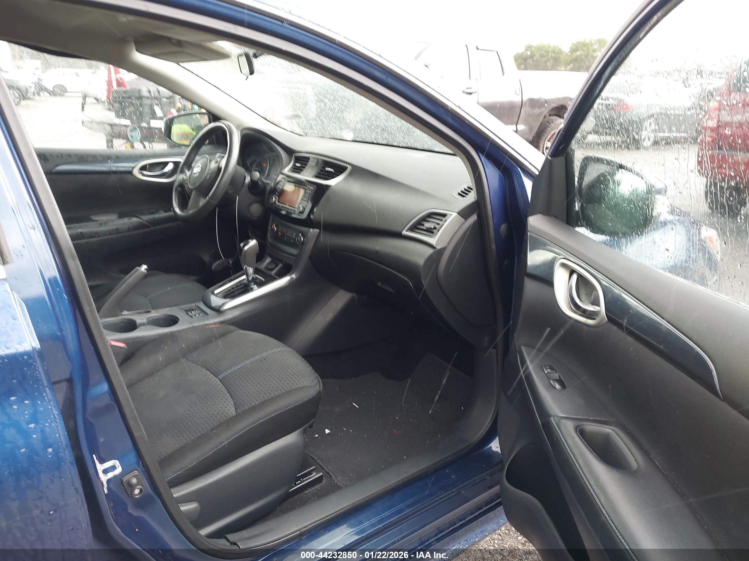 NISSAN SENTRA image 5