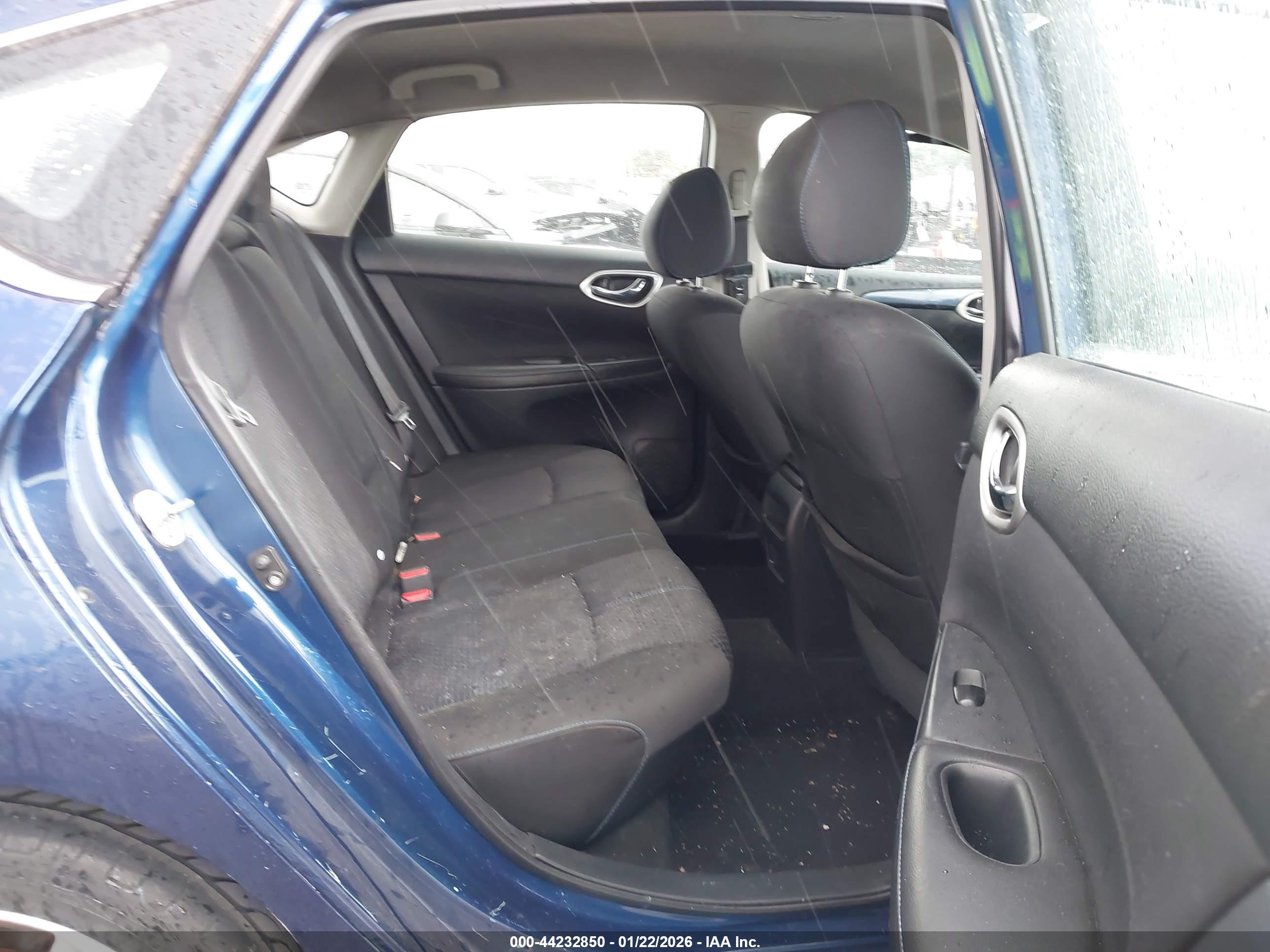 NISSAN SENTRA image 8