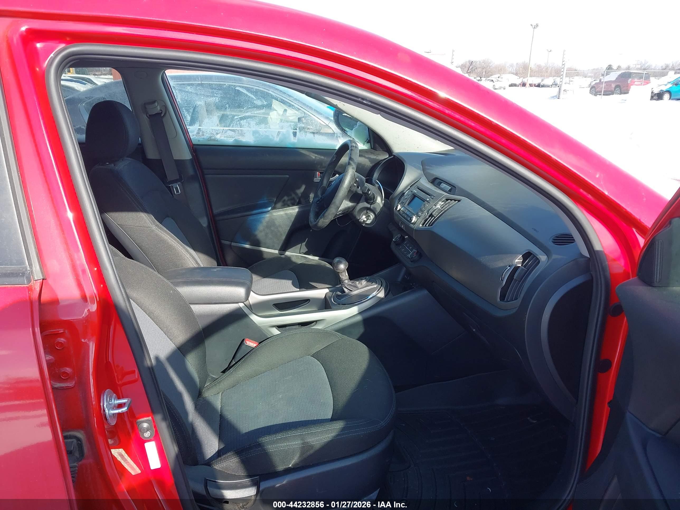 KIA SPORTAGE image 5