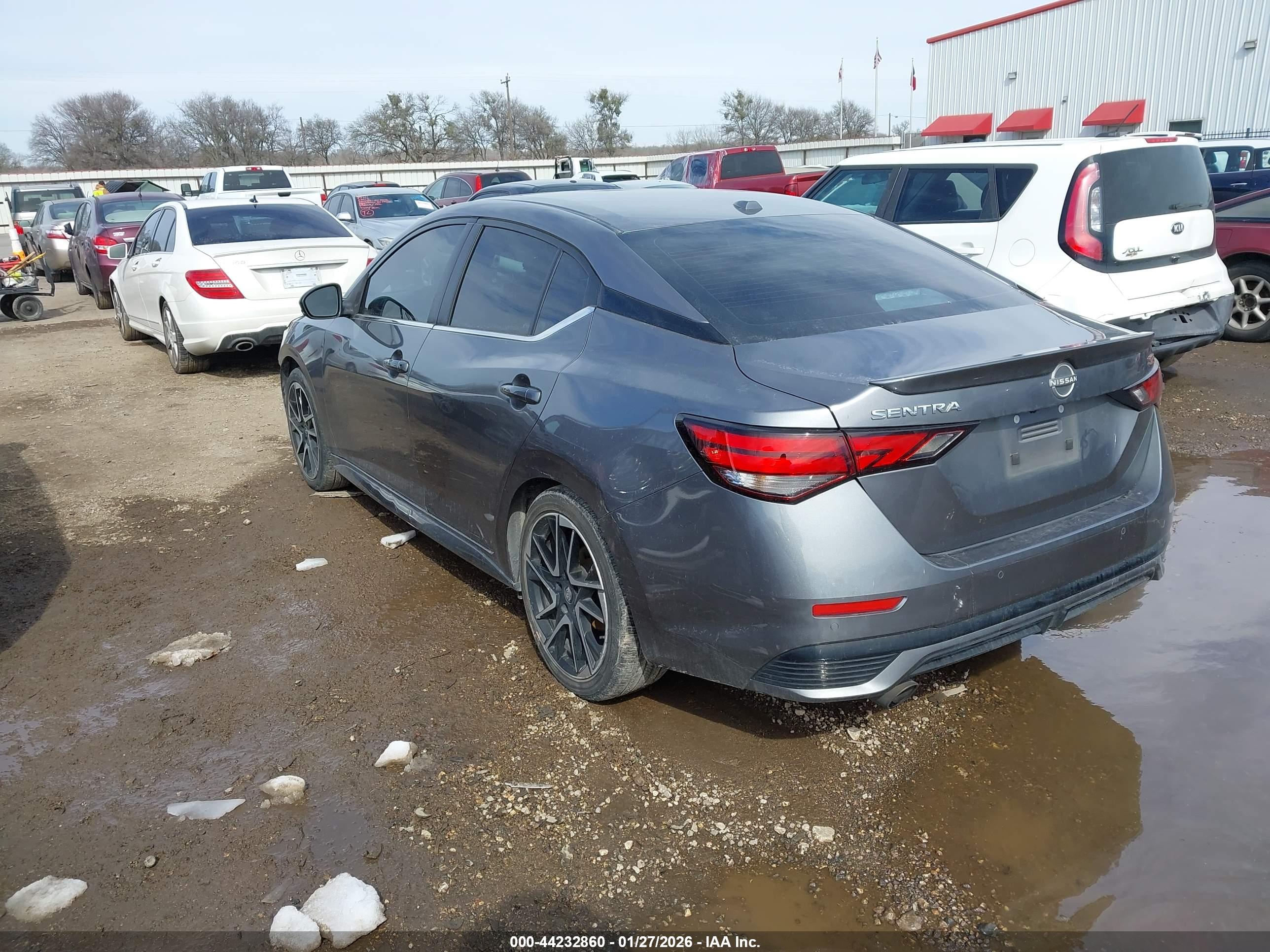 NISSAN SENTRA image 3