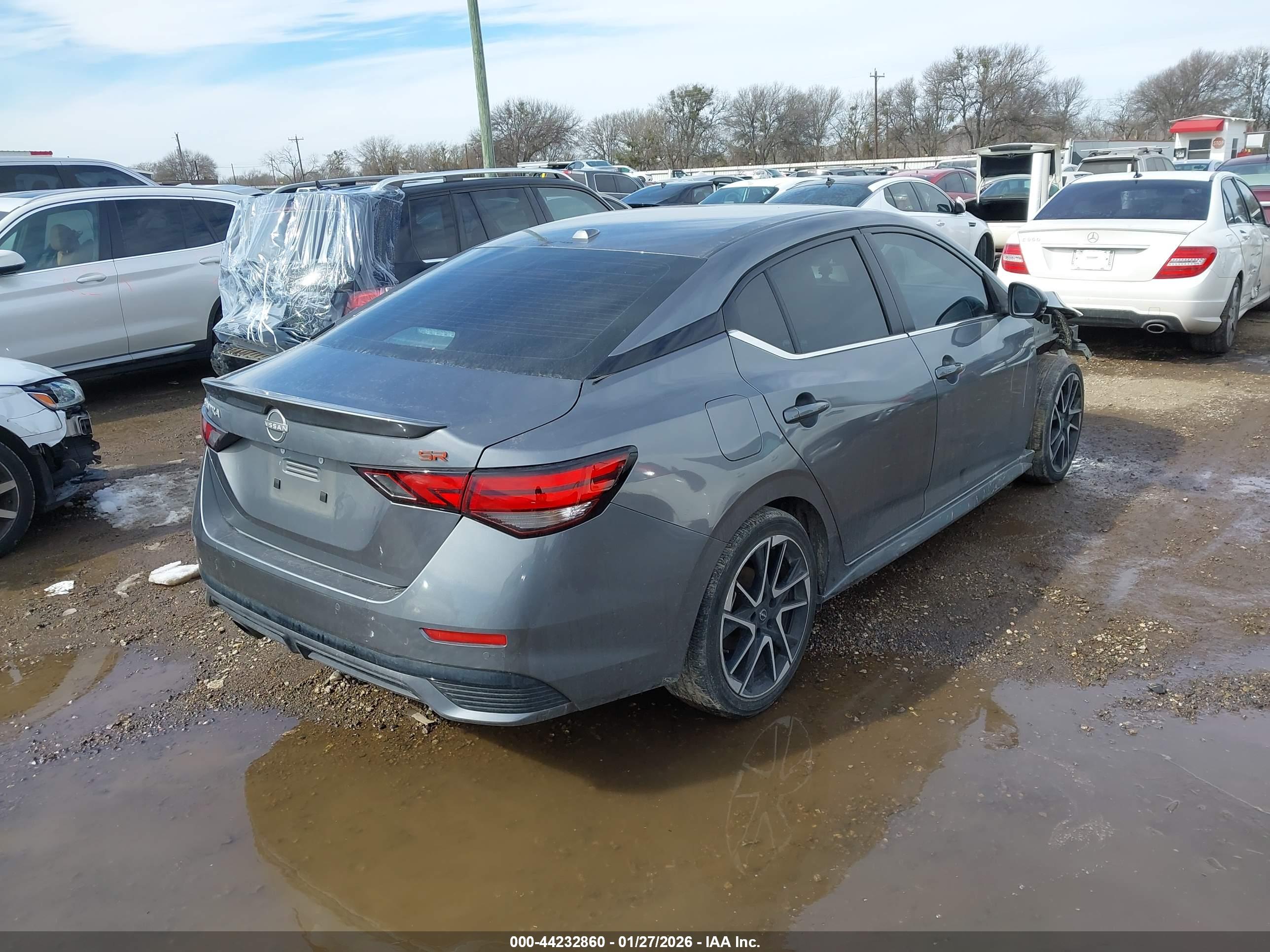 NISSAN SENTRA image 4