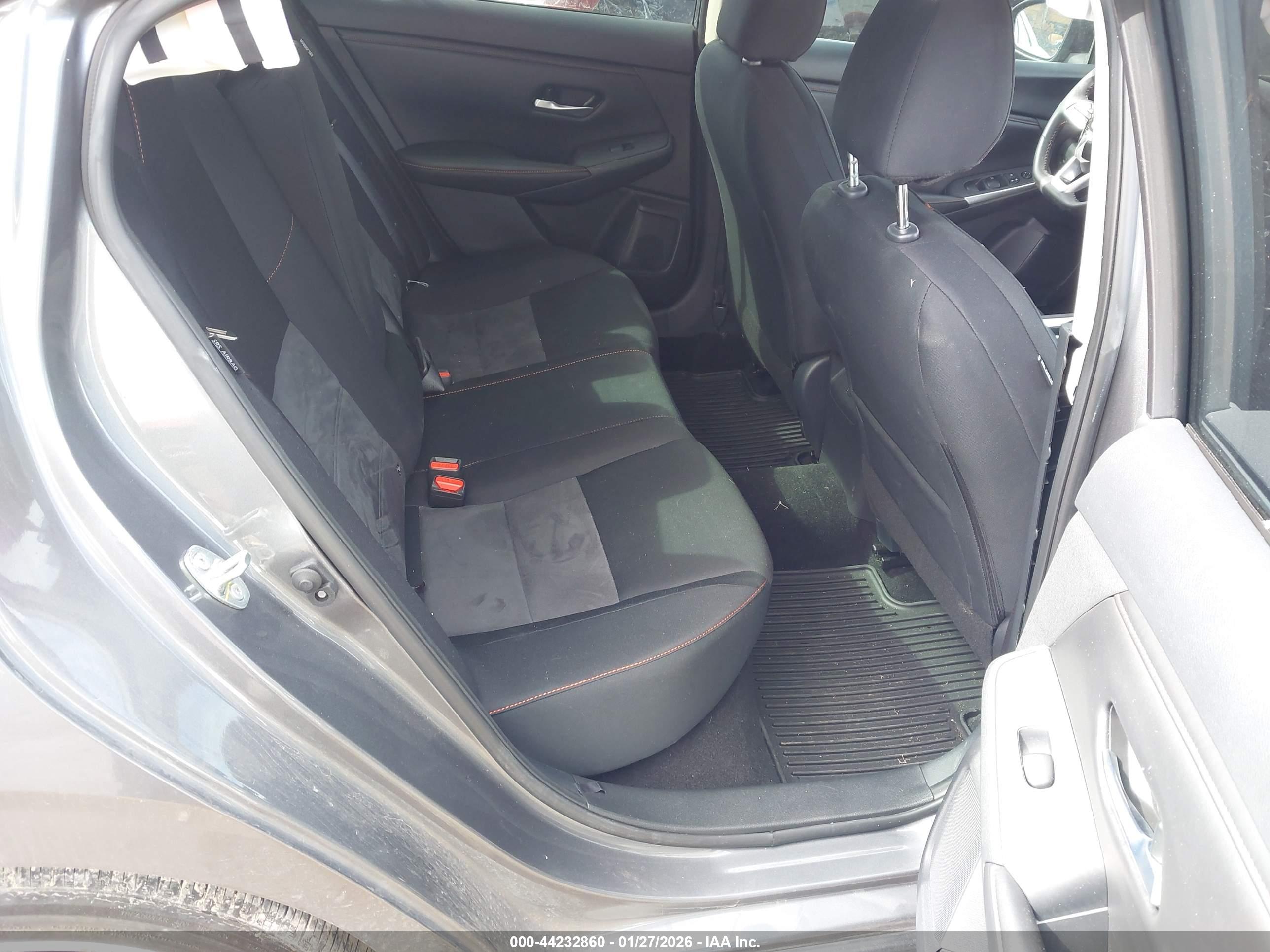 NISSAN SENTRA image 8