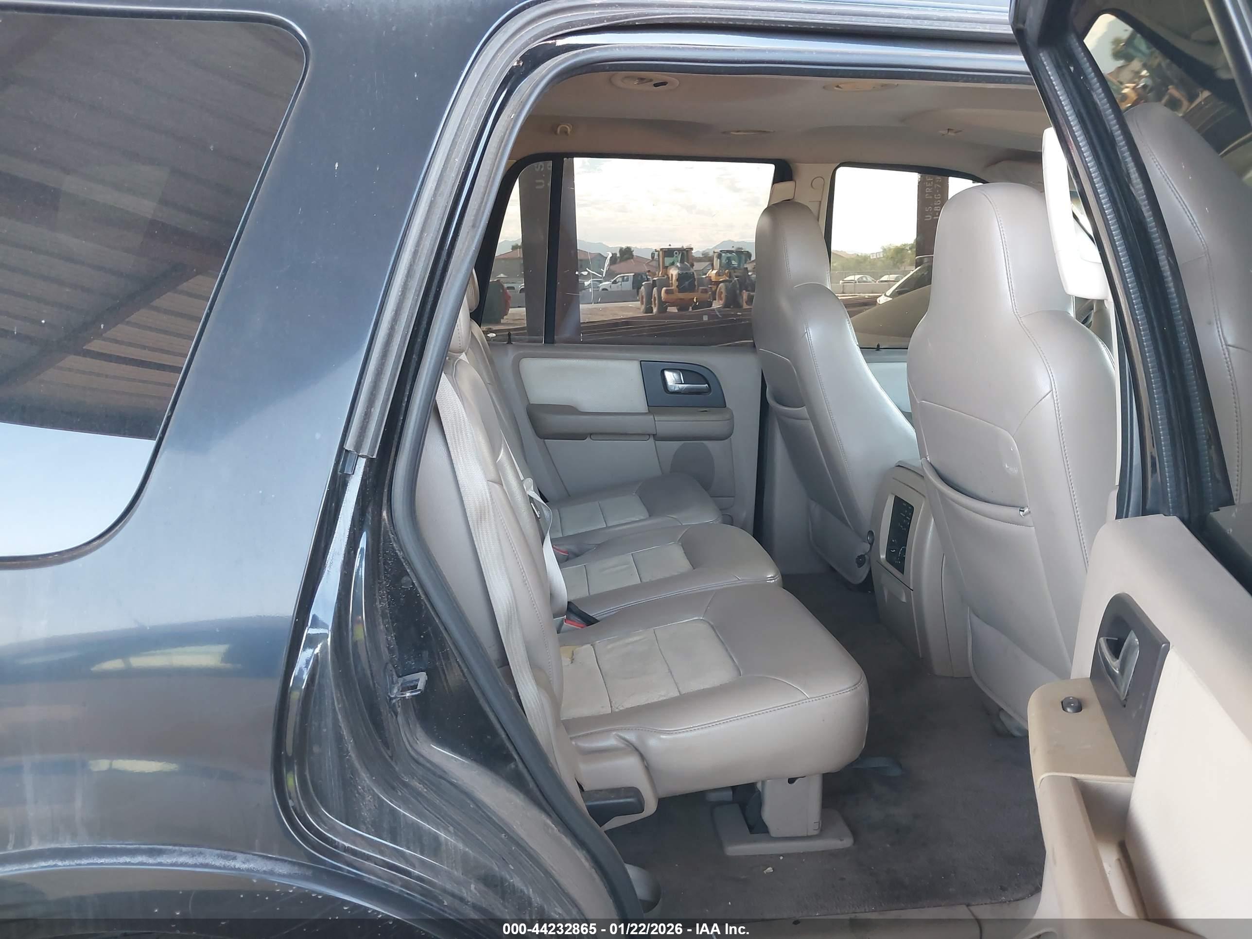 FORD EXPEDITION image 8