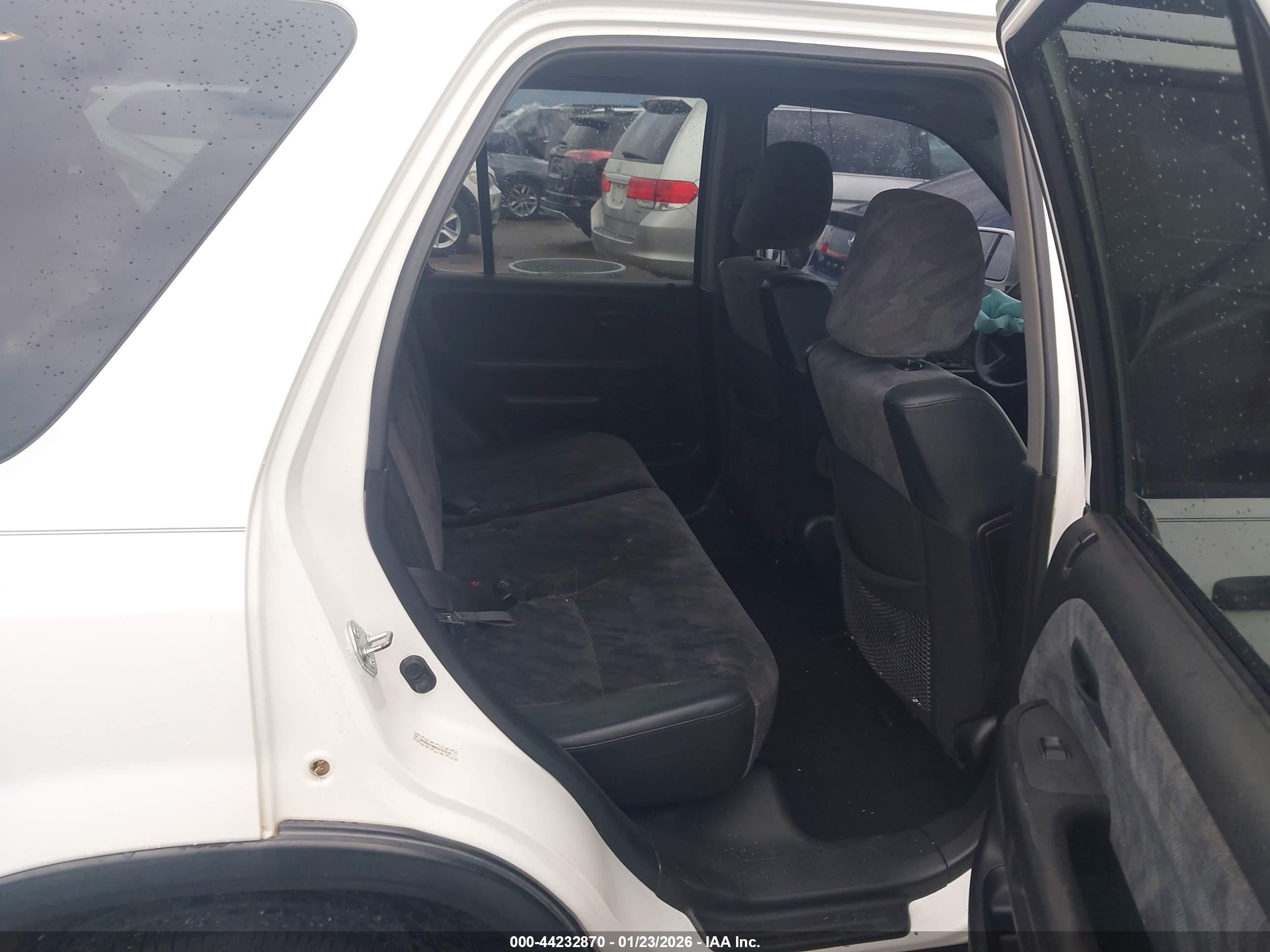 HONDA CR-V image 8