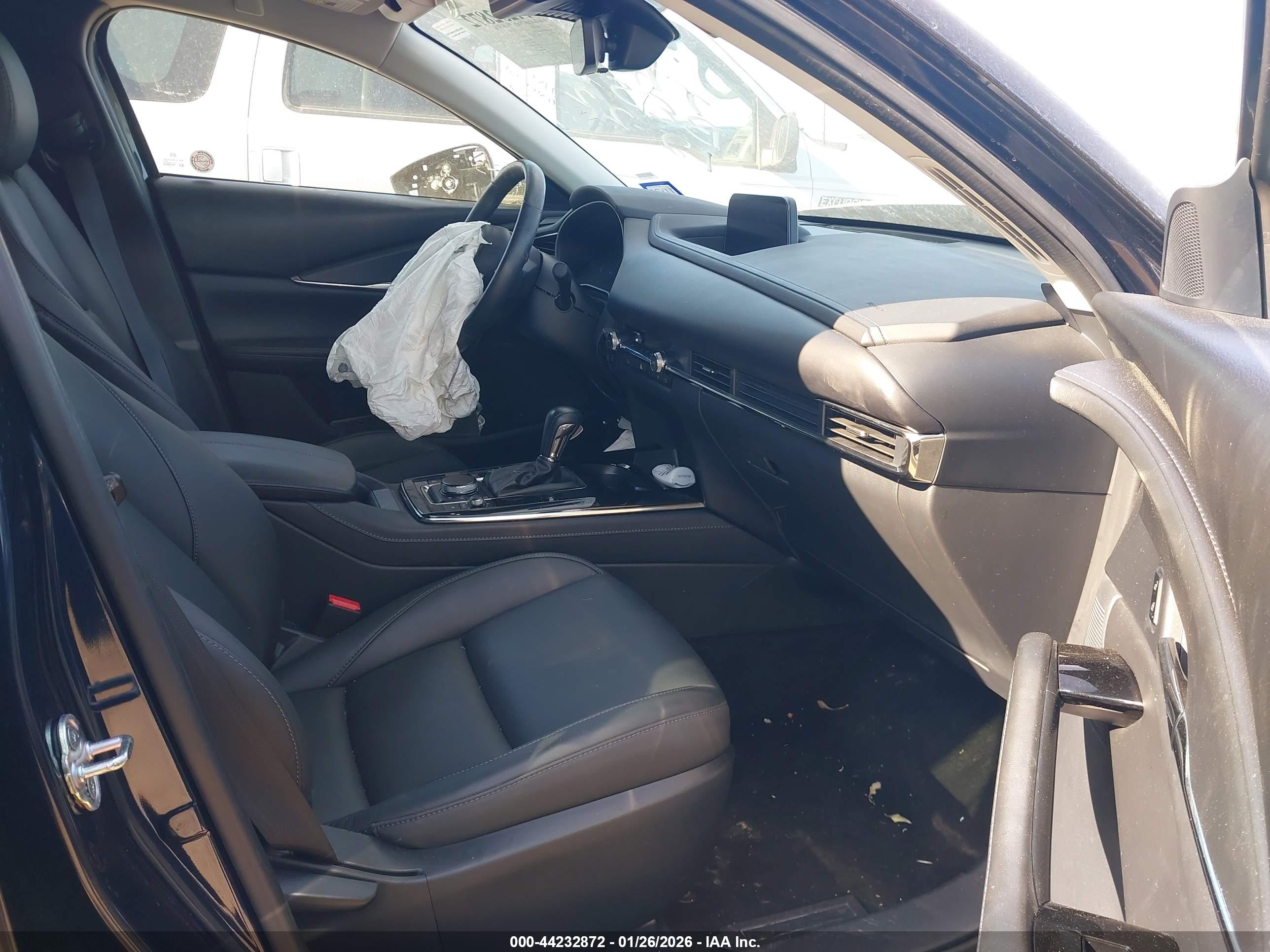 MAZDA CX-30 image 5
