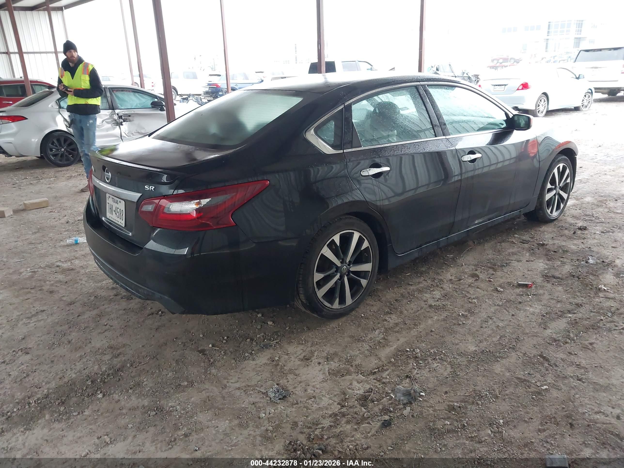 NISSAN ALTIMA image 4