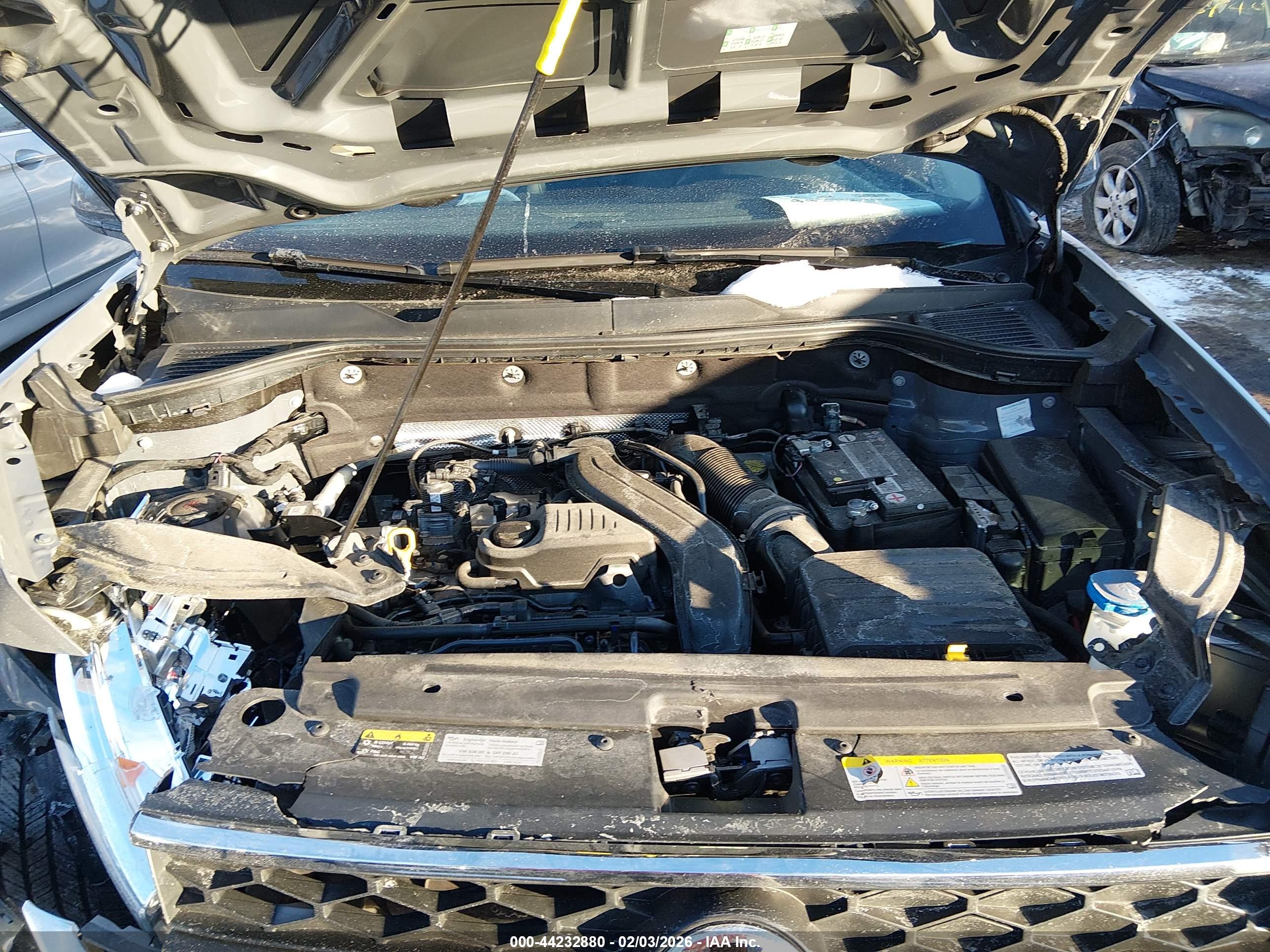 VOLKSWAGEN TAOS image 10