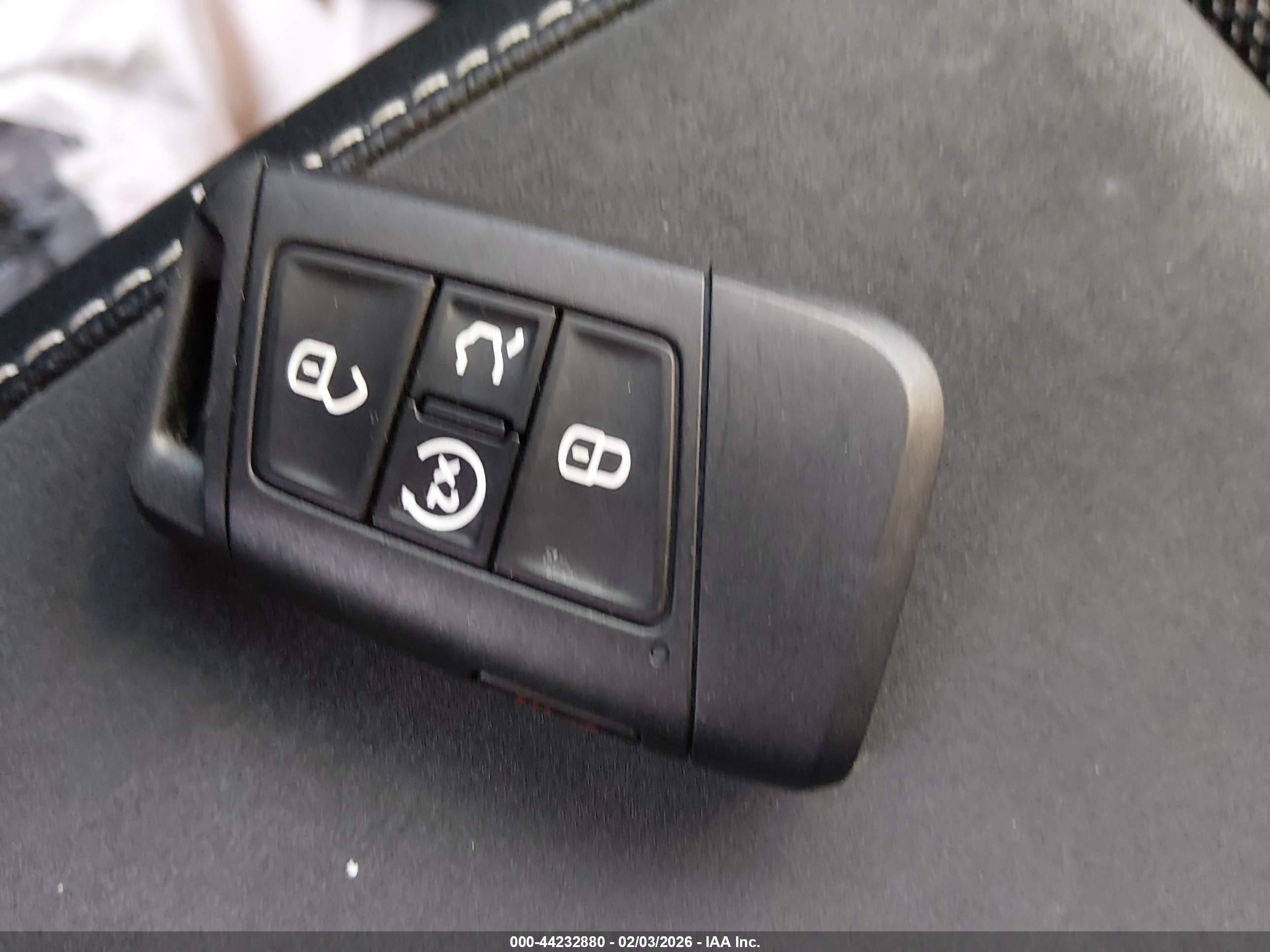VOLKSWAGEN TAOS image 11
