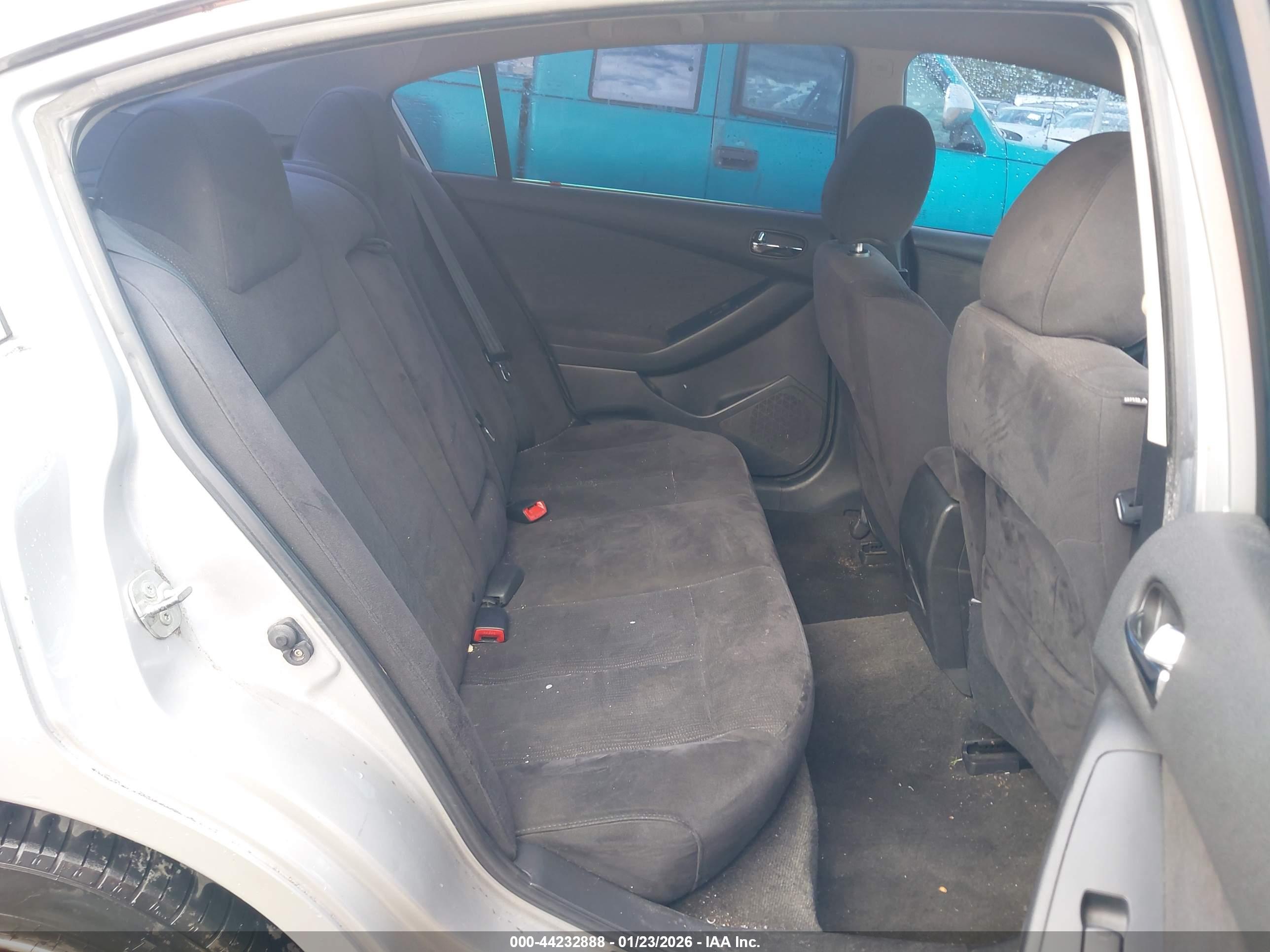 NISSAN ALTIMA image 8