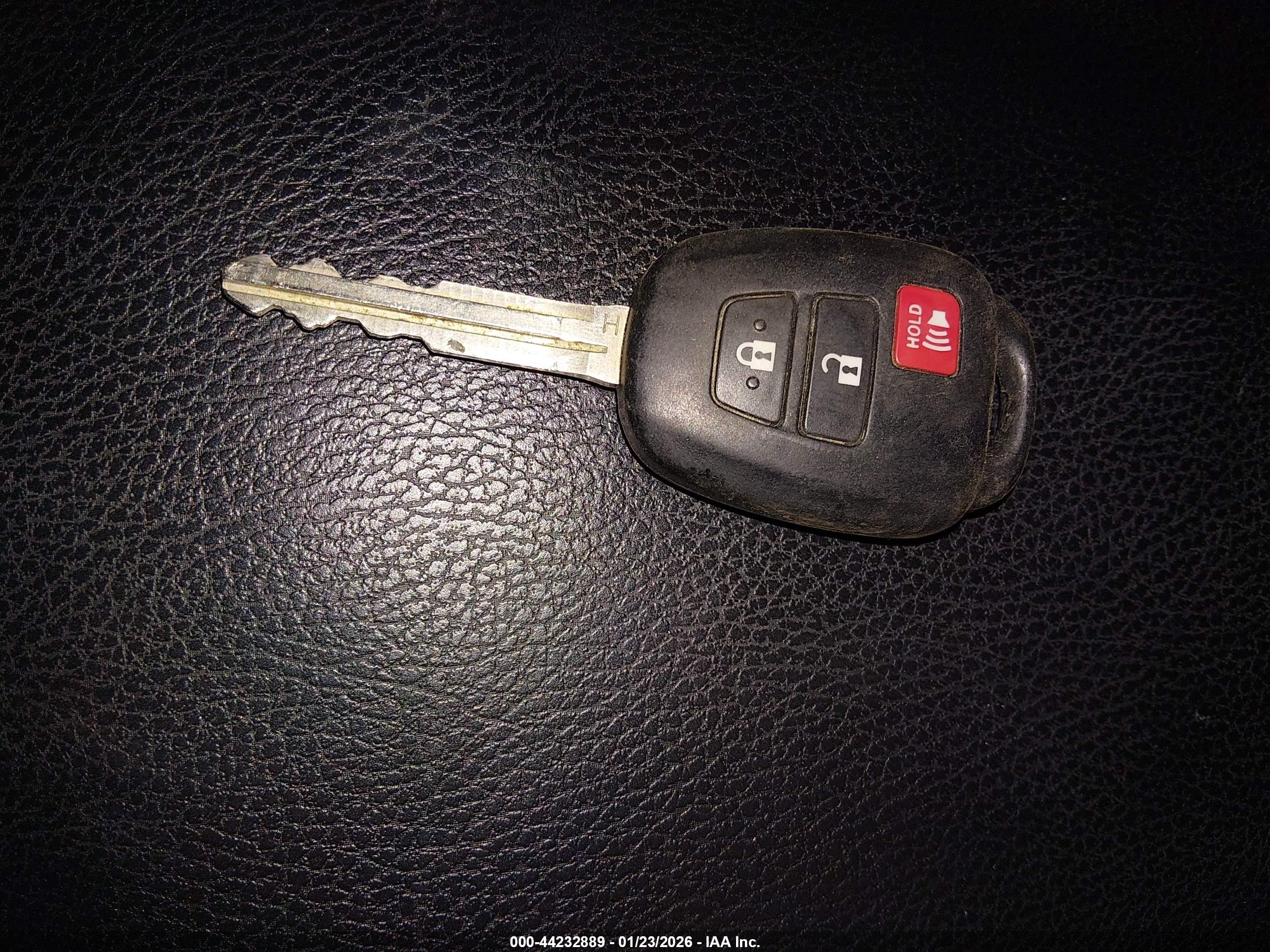TOYOTA RAV4 image 11