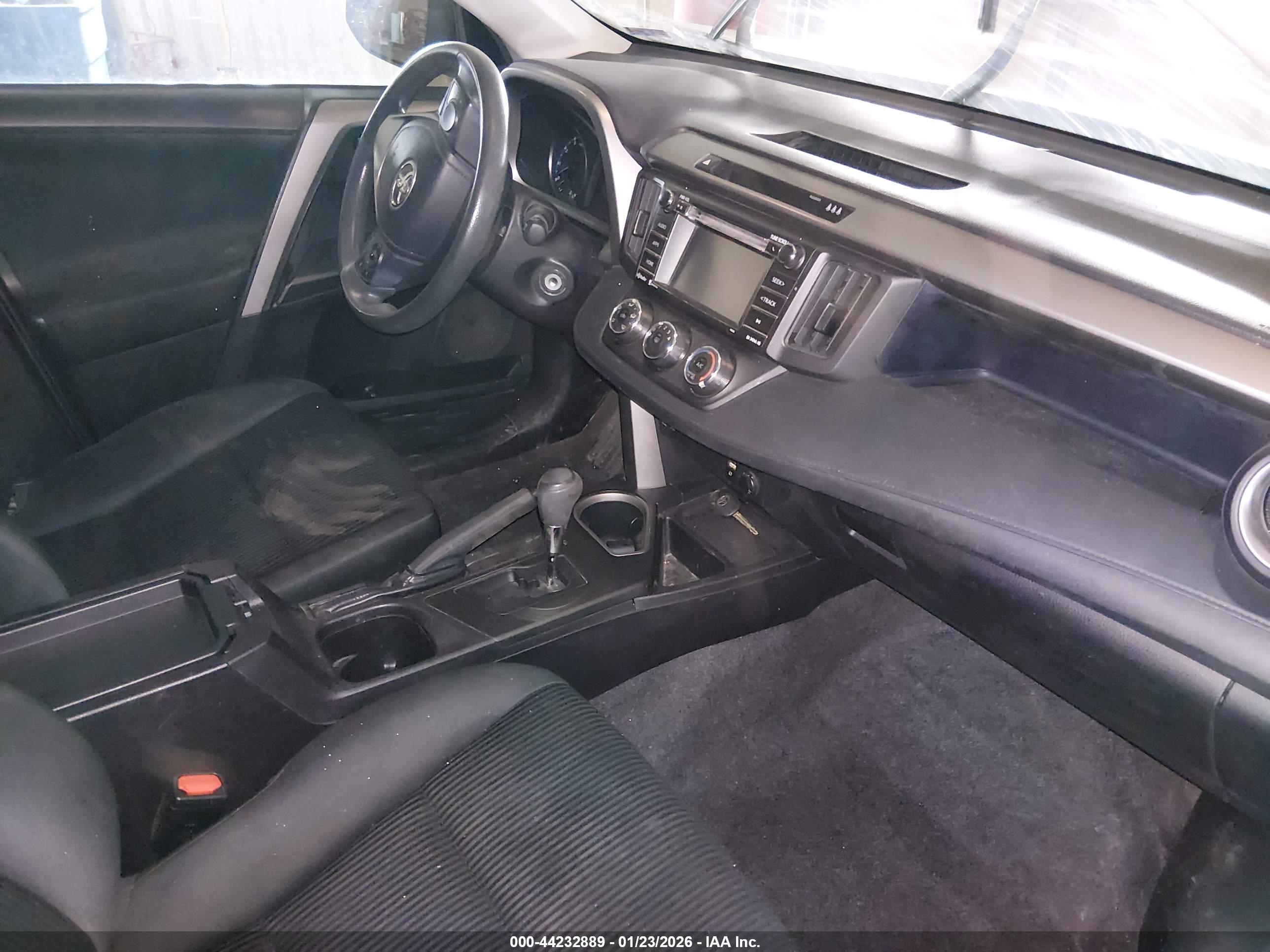 TOYOTA RAV4 image 5