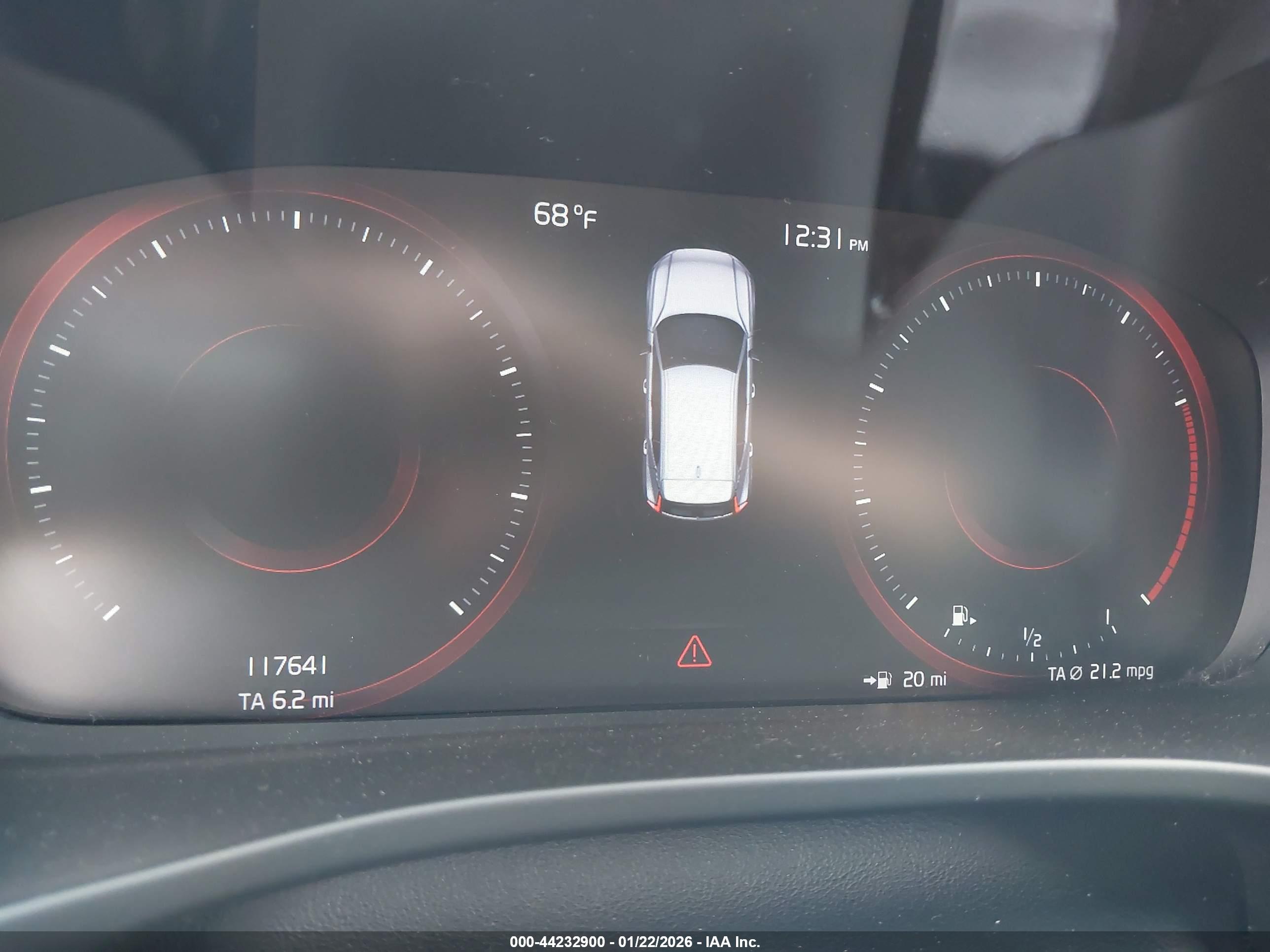 VOLVO XC40 image 7