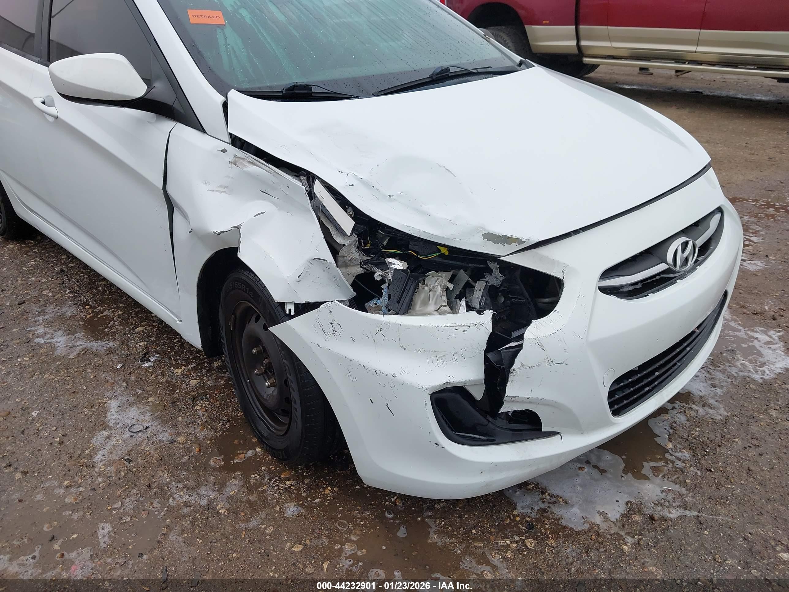 HYUNDAI ACCENT image 6
