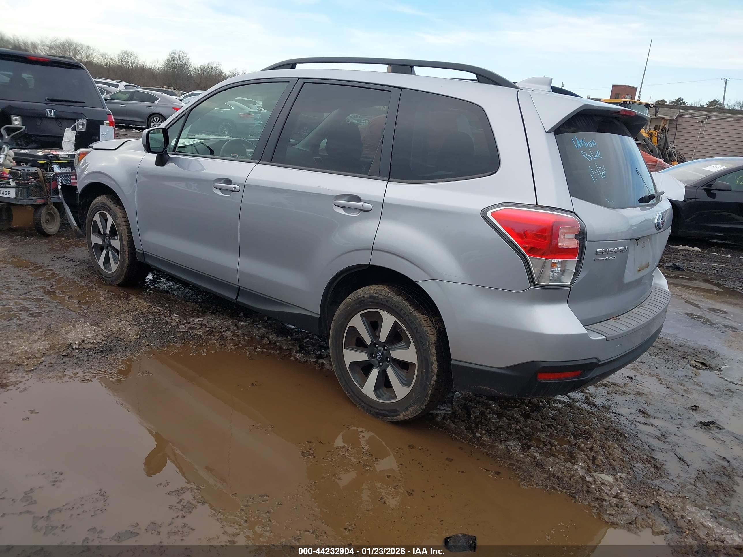 SUBARU FORESTER image 3