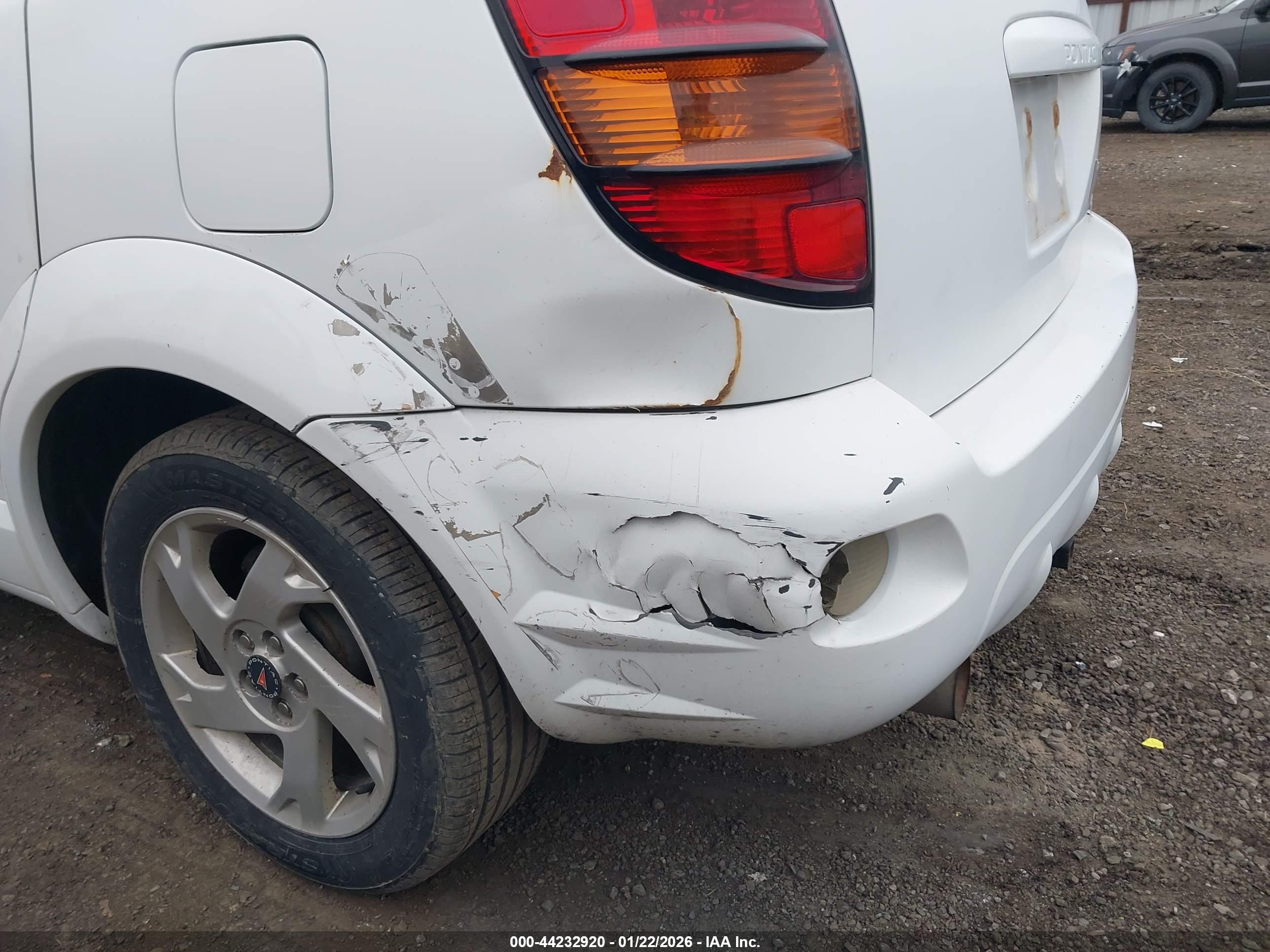 PONTIAC VIBE image 6