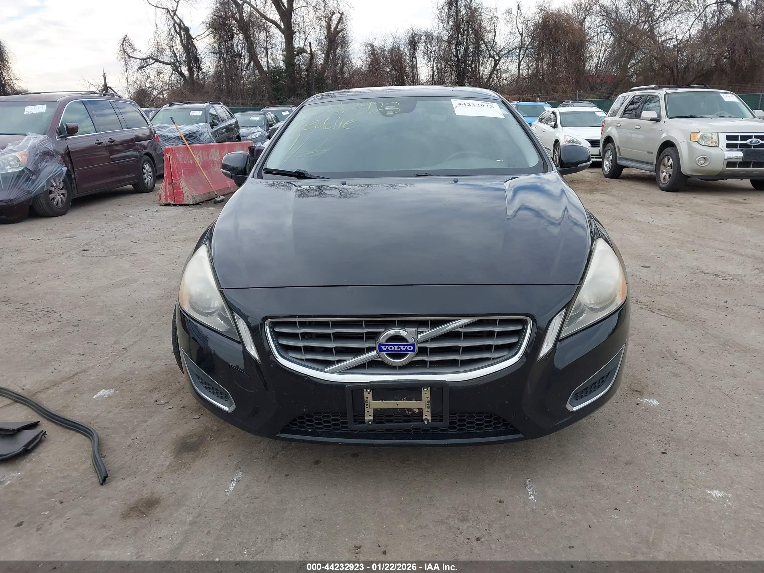 VOLVO S60 image 6