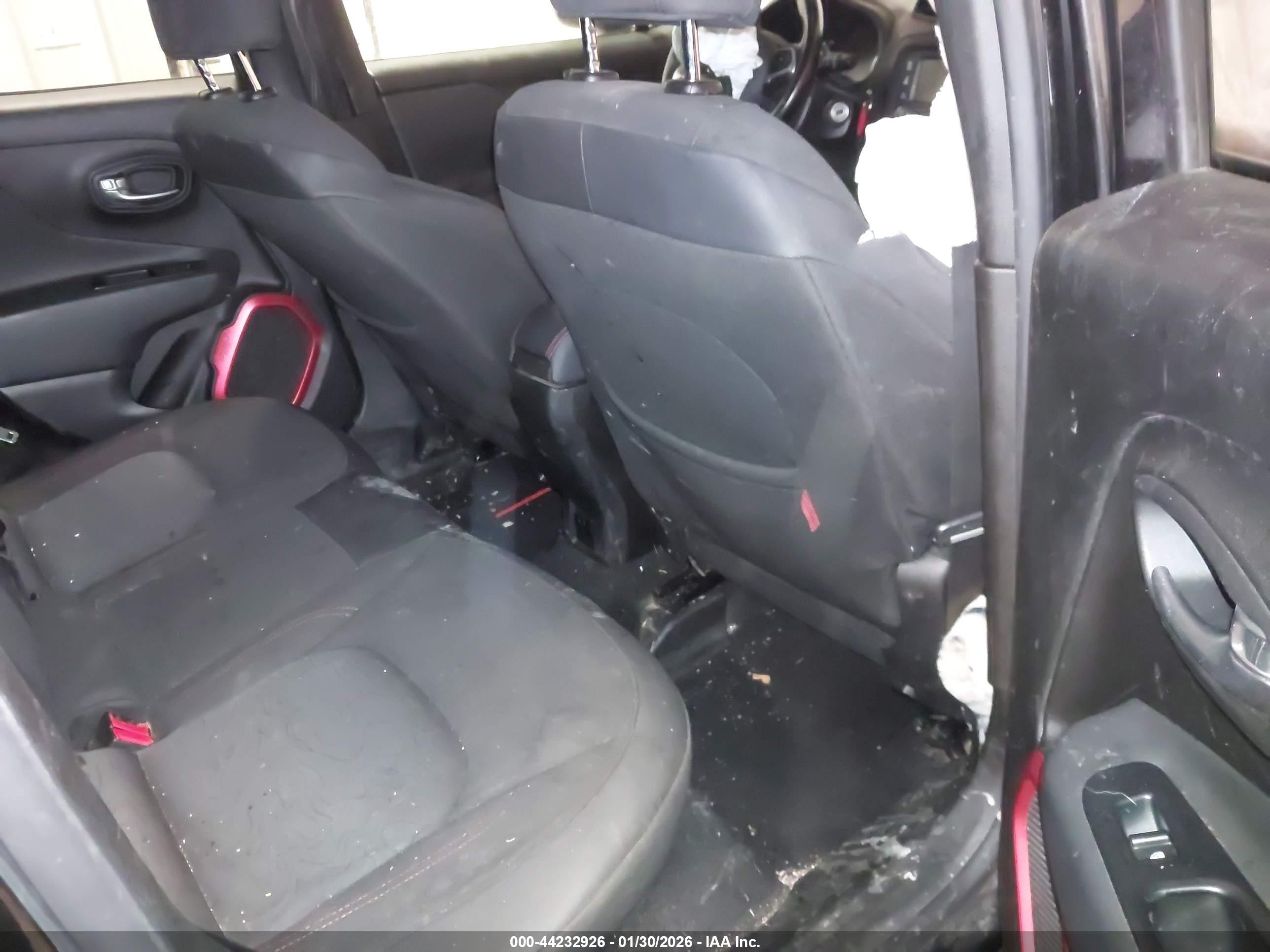 JEEP RENEGADE image 8