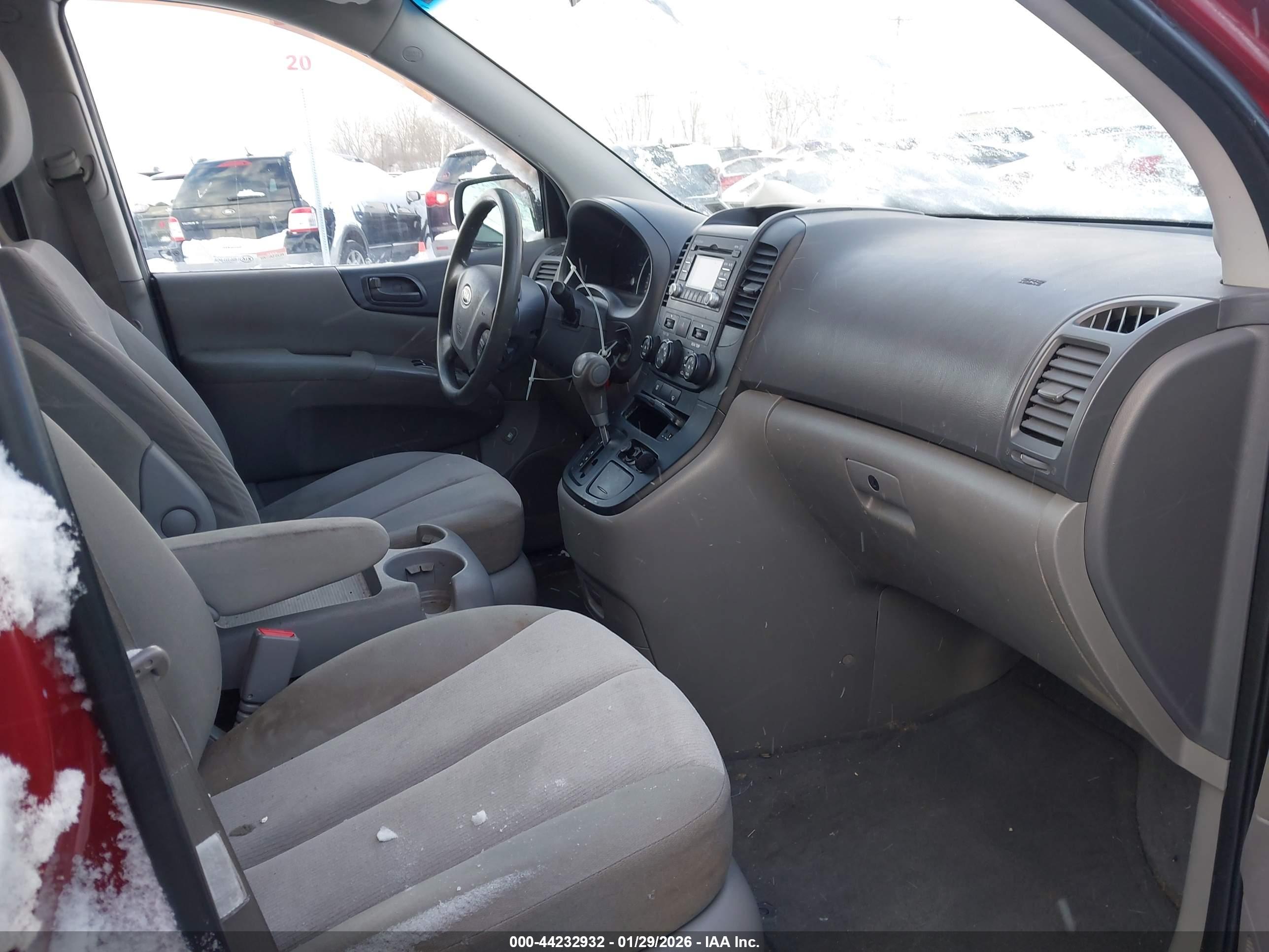 KIA SEDONA image 5