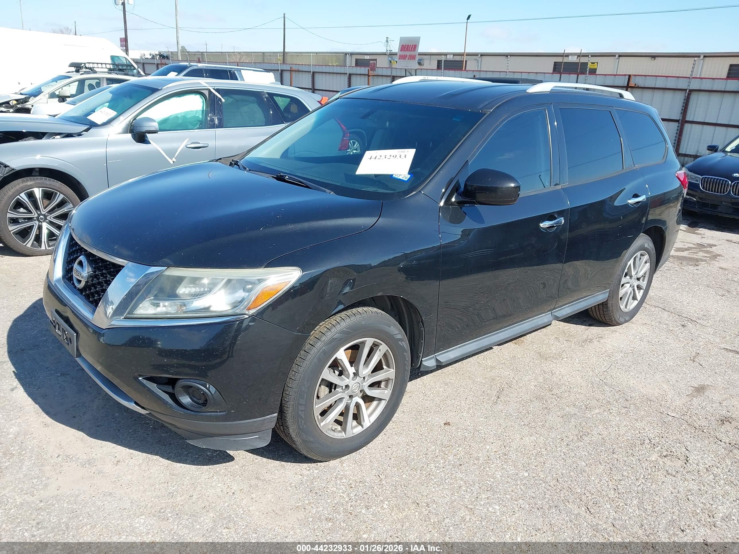 NISSAN PATHFINDER image 2