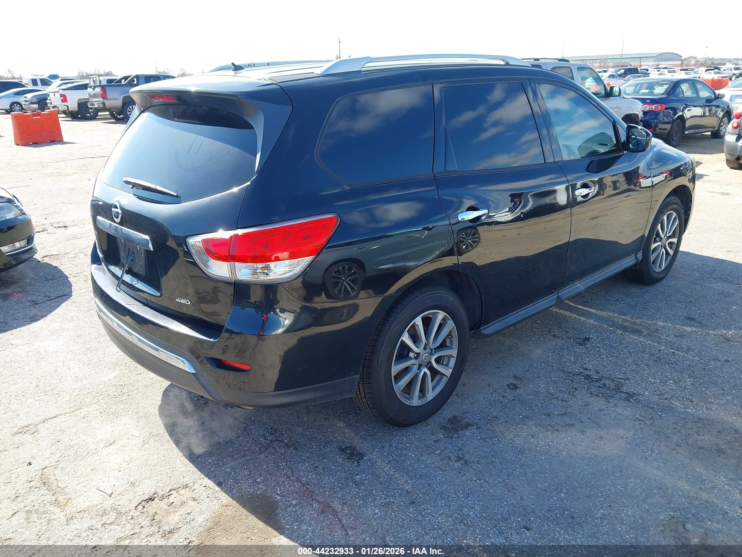 NISSAN PATHFINDER image 4