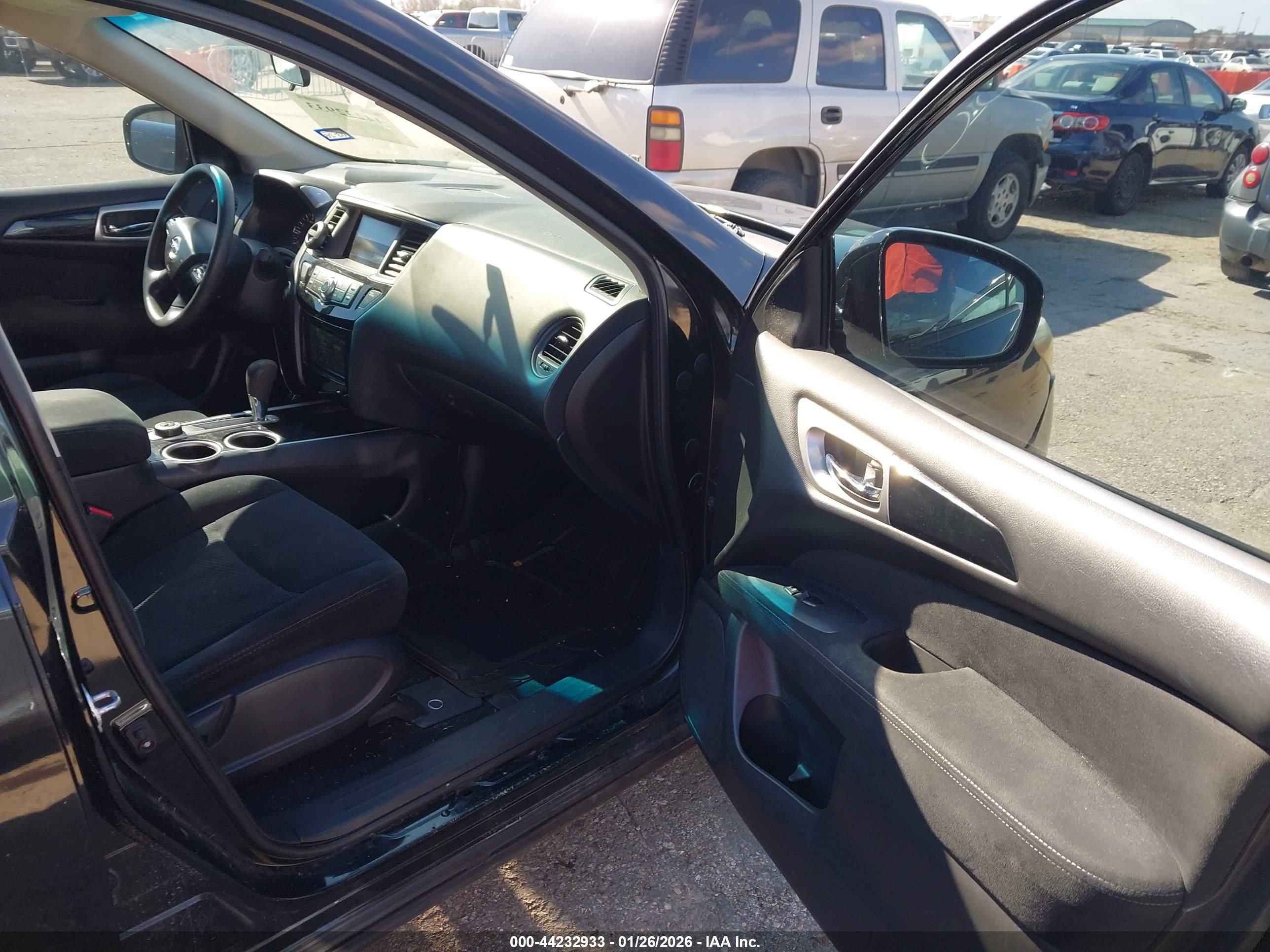 NISSAN PATHFINDER image 5