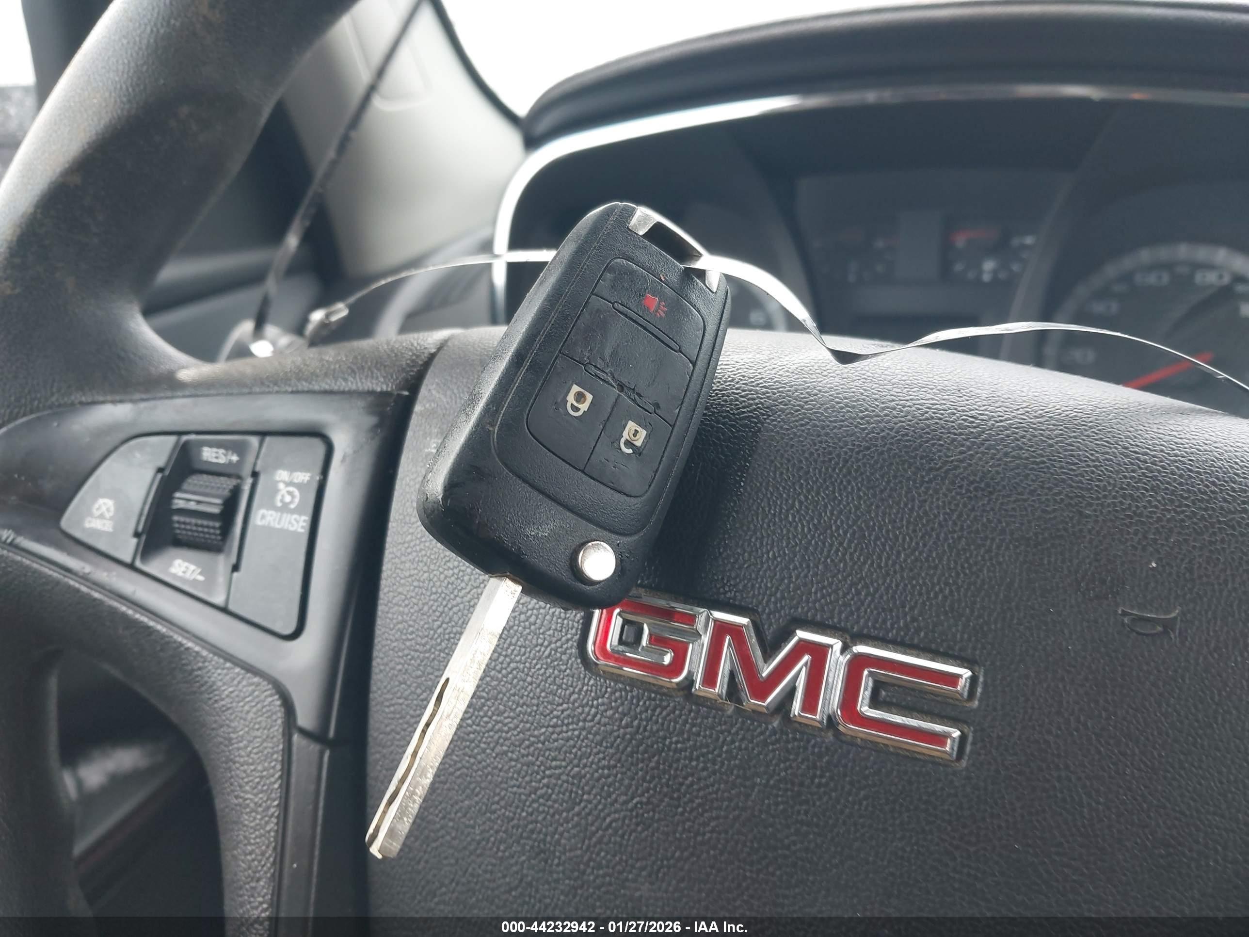GMC TERRAIN image 11