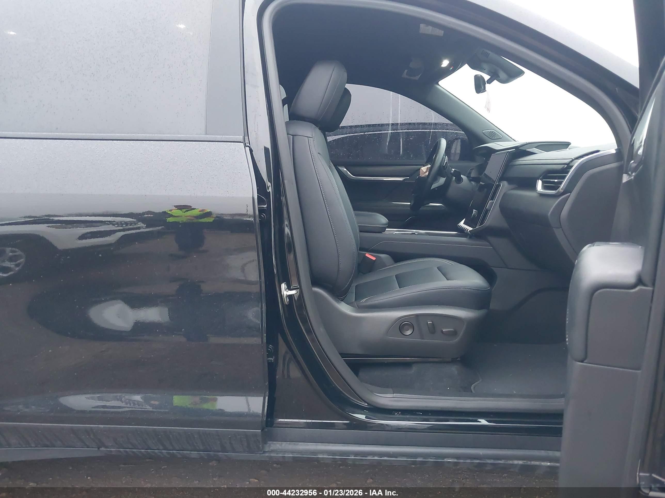 GMC ACADIA image 5