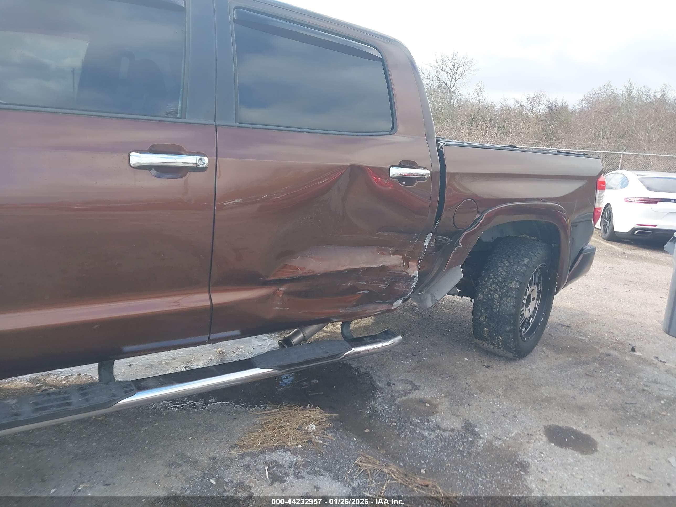 TOYOTA TUNDRA image 6