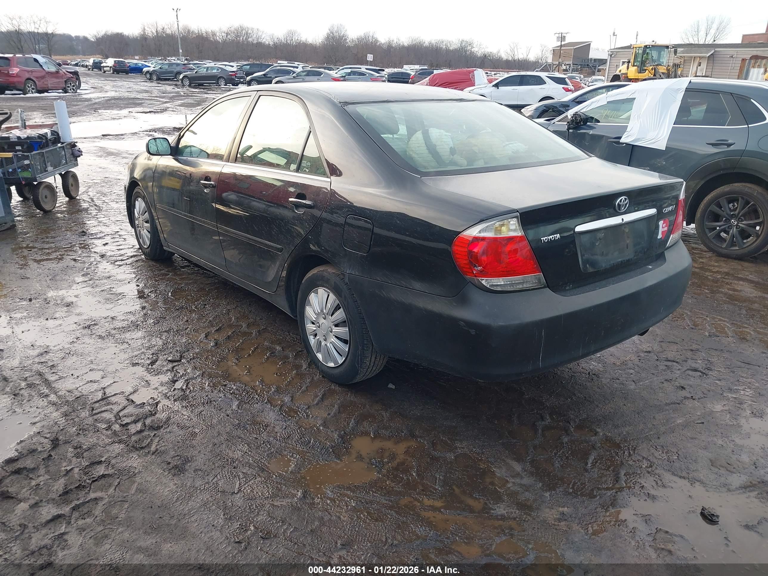 TOYOTA CAMRY image 3