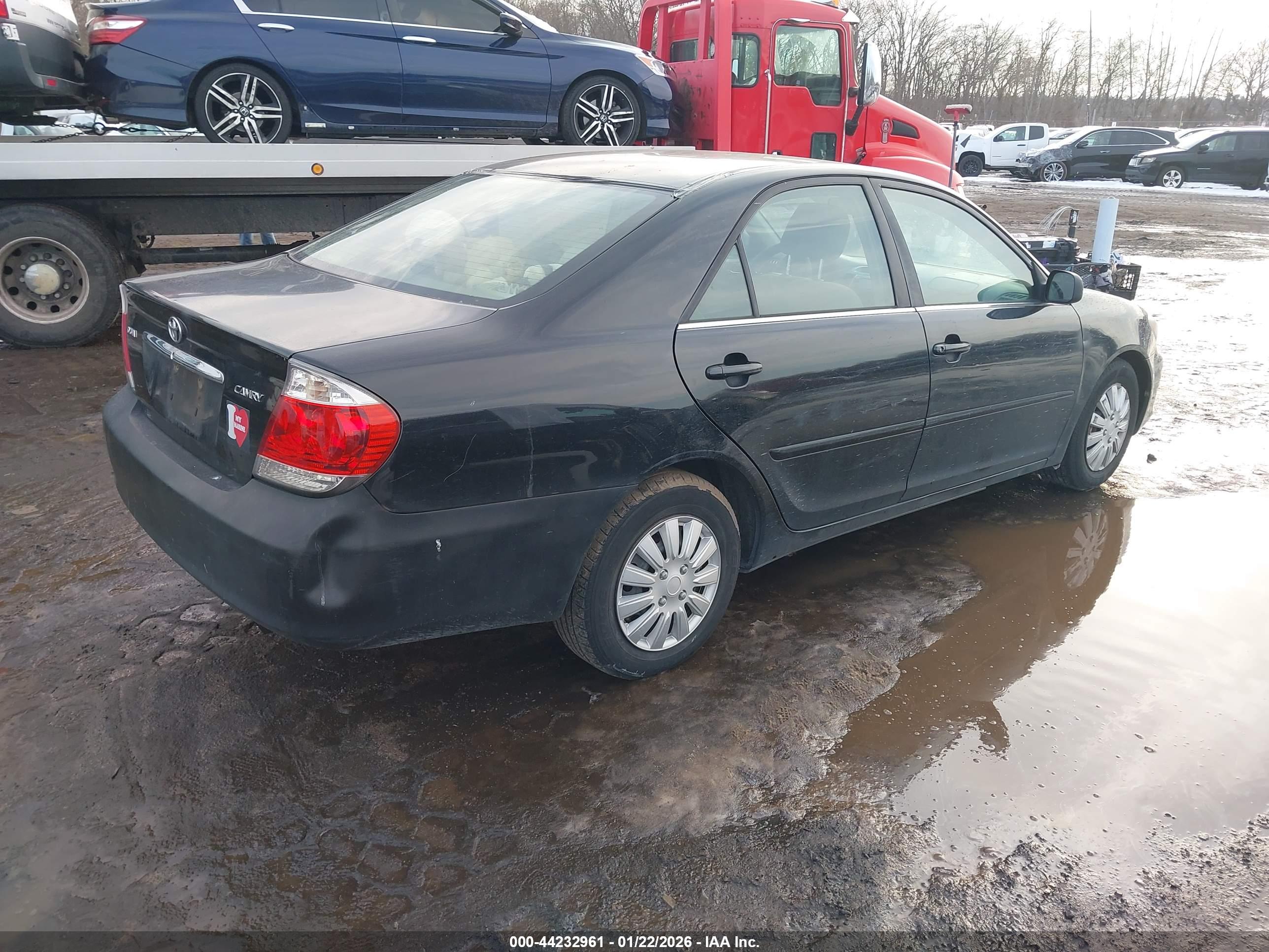 TOYOTA CAMRY image 4