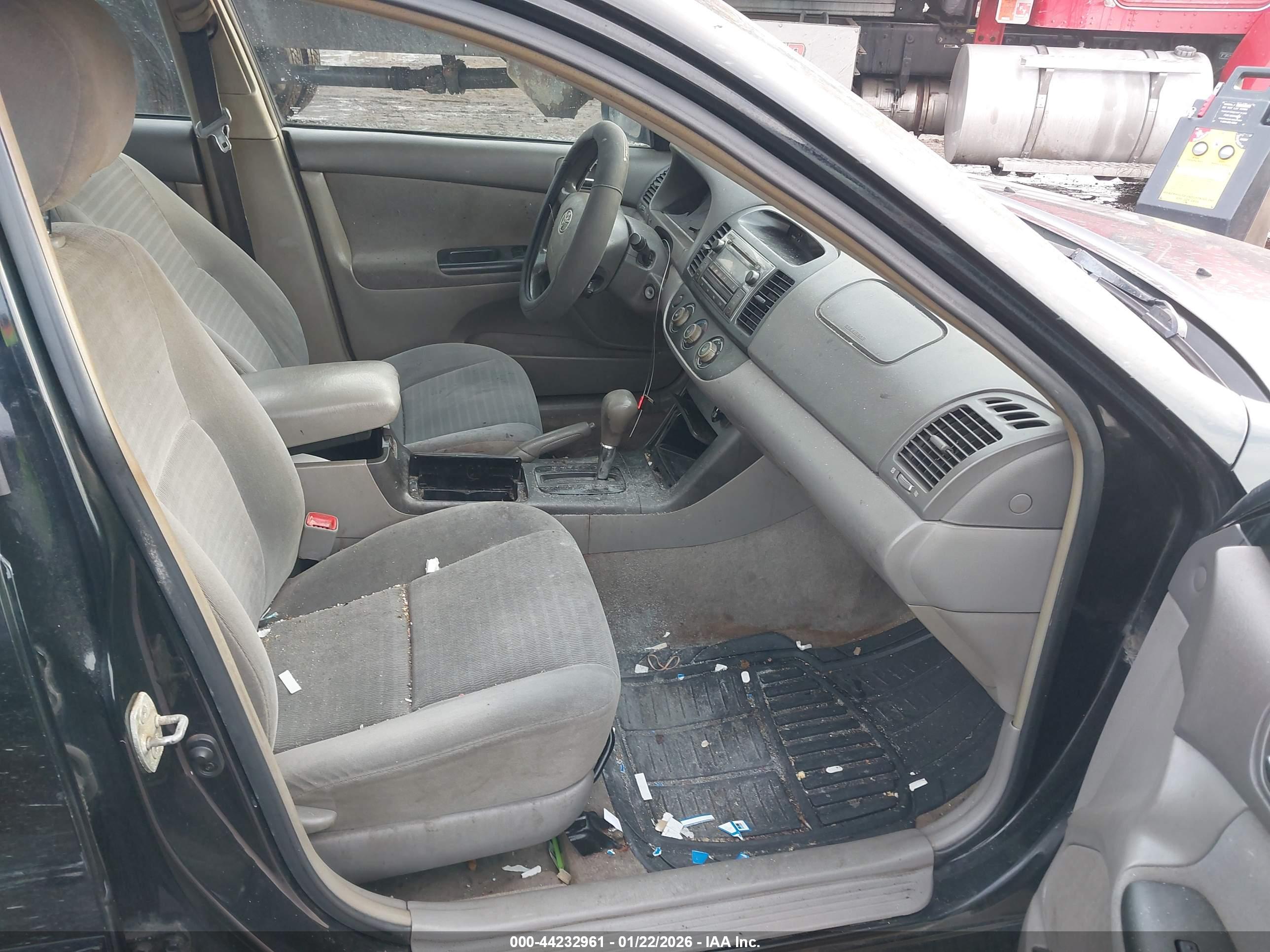 TOYOTA CAMRY image 5
