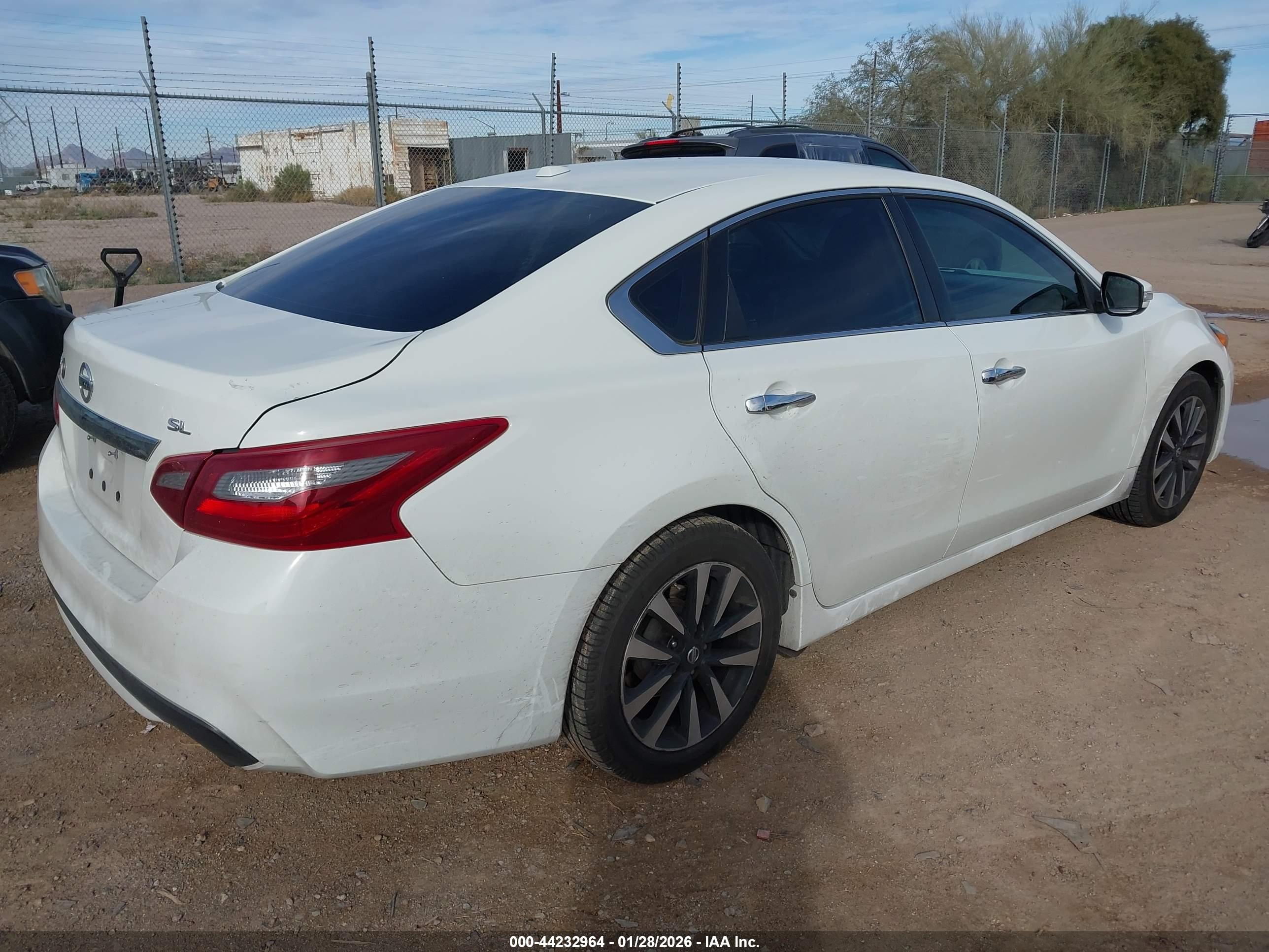 NISSAN ALTIMA image 4