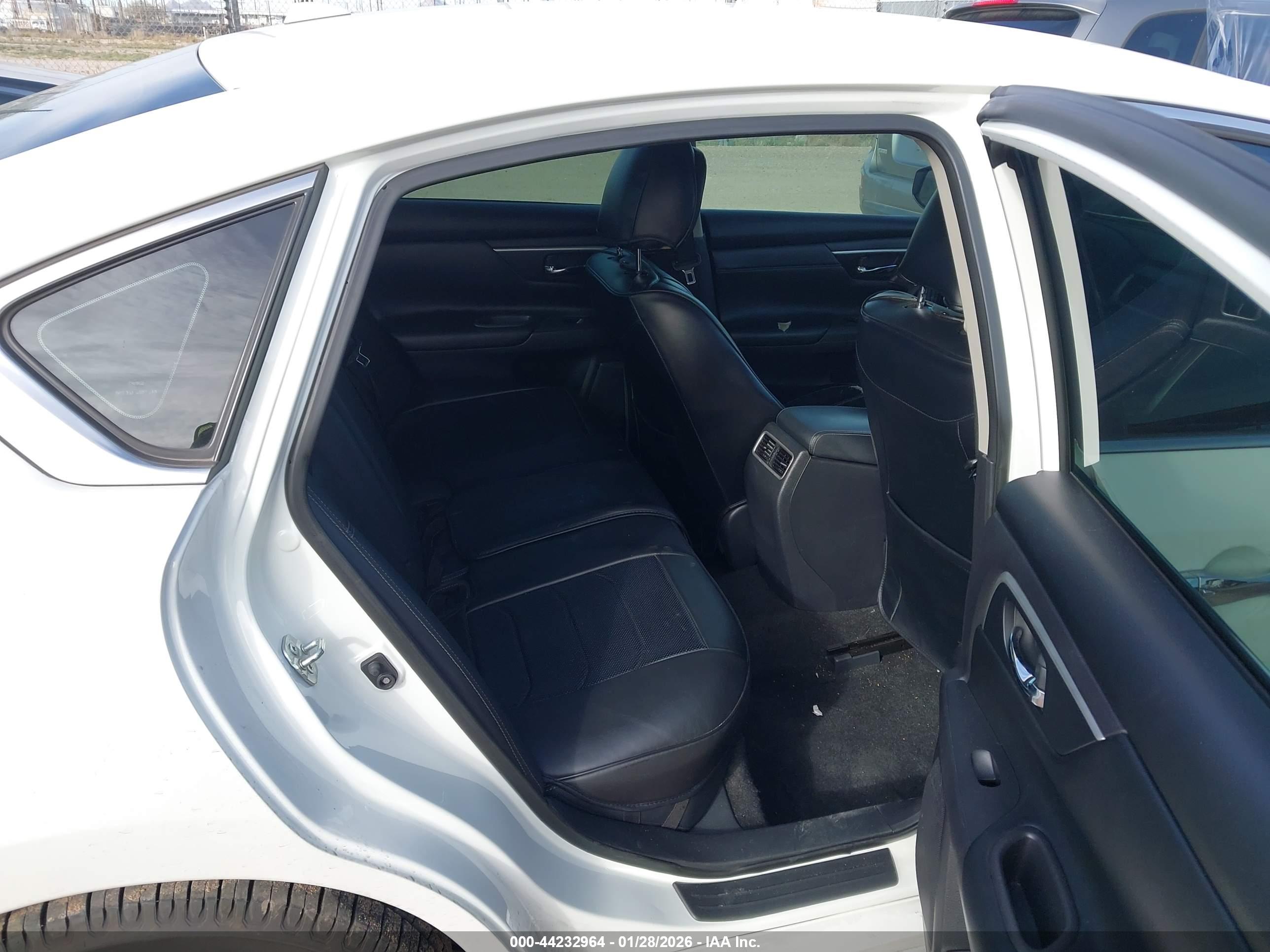NISSAN ALTIMA image 8