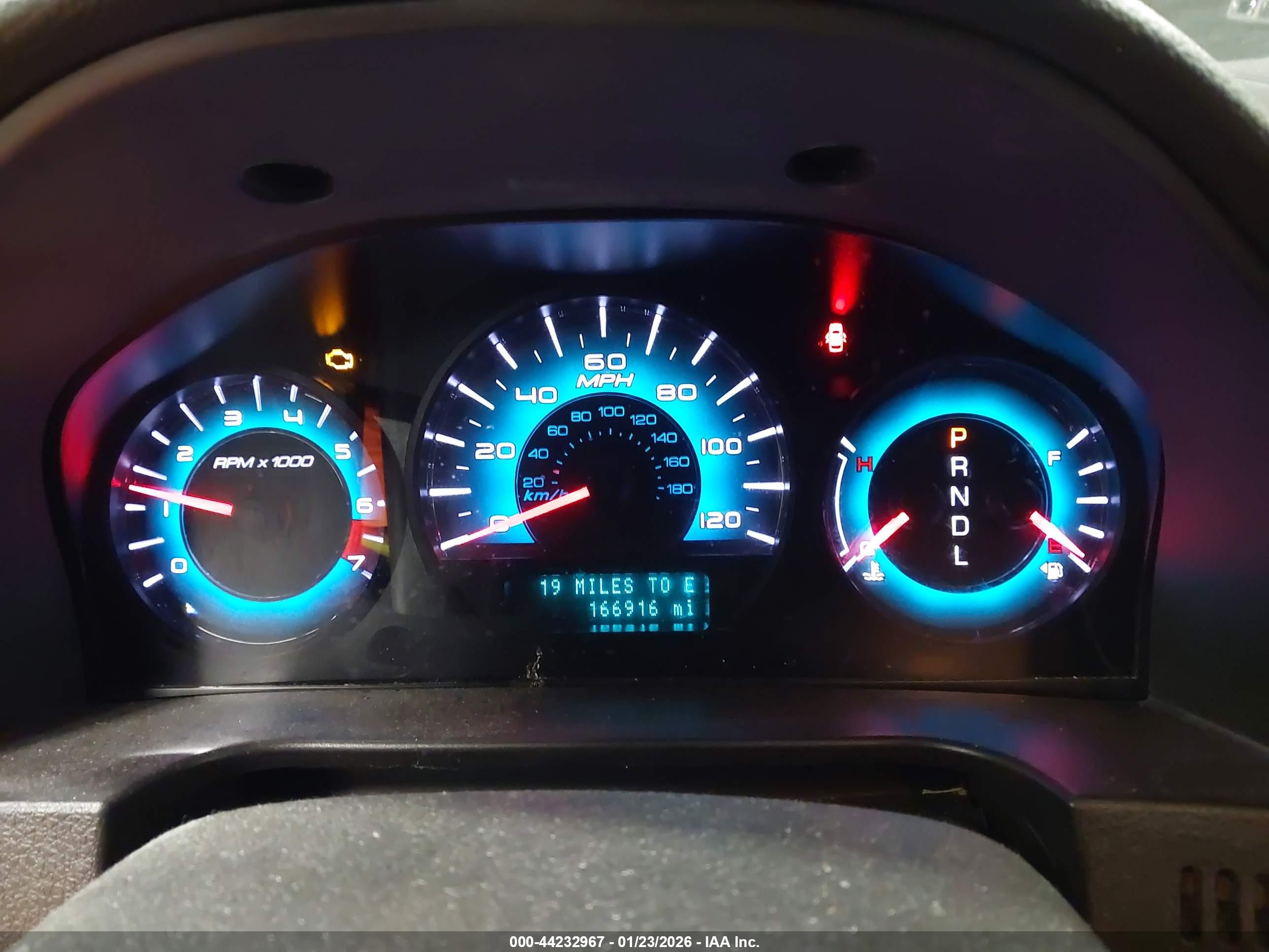 FORD FUSION image 7