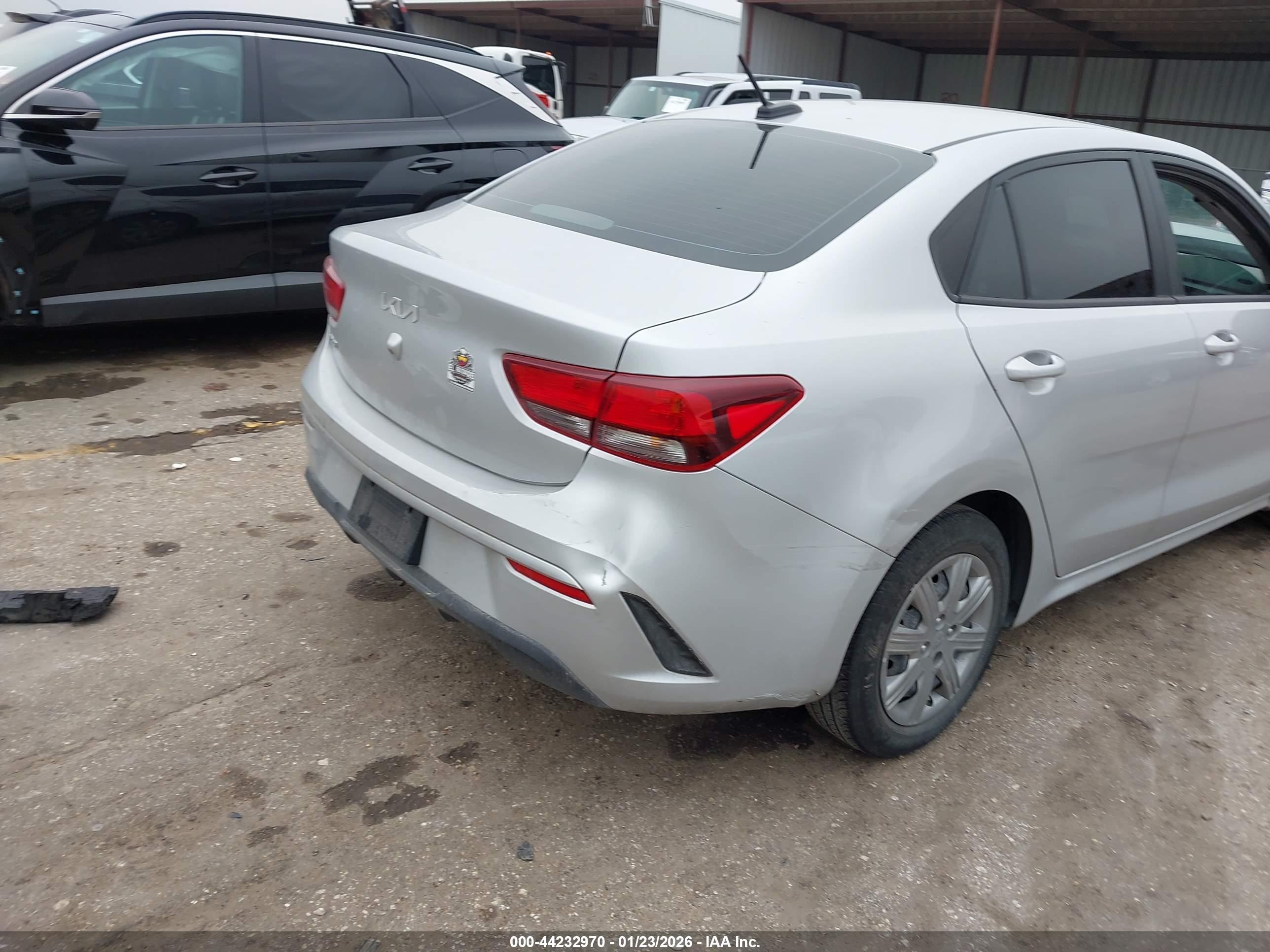 KIA RIO image 4