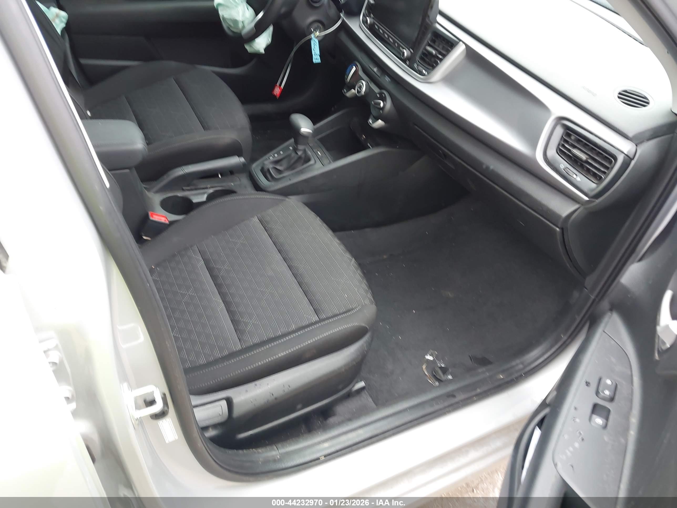 KIA RIO image 5