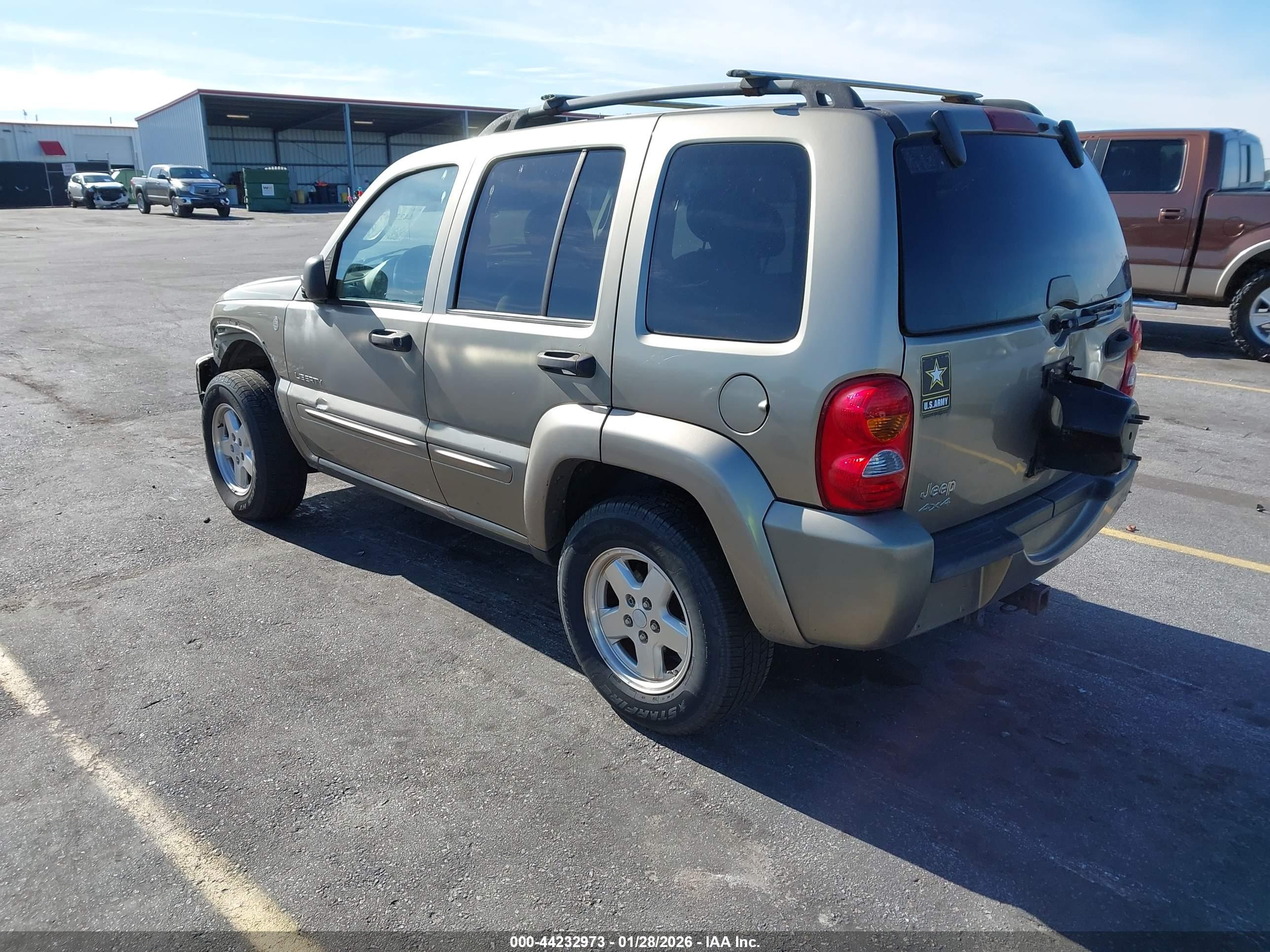 JEEP LIBERTY image 3
