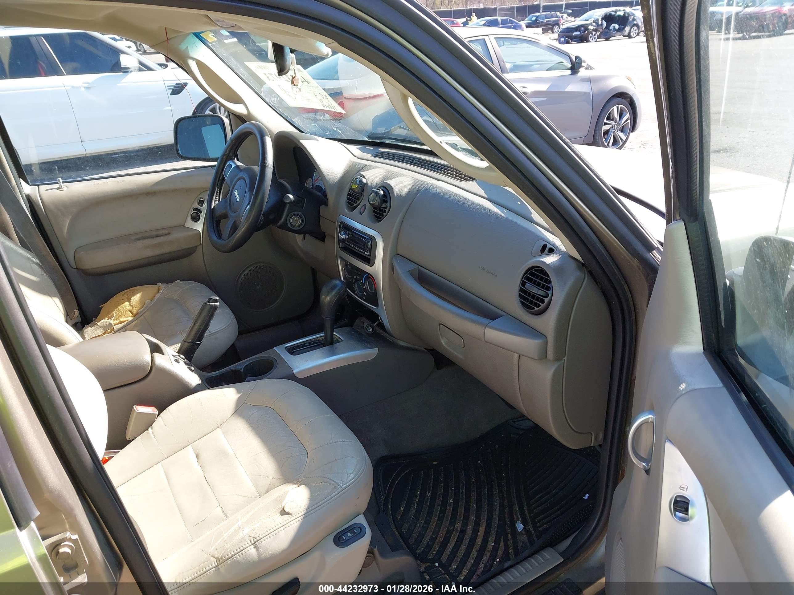 JEEP LIBERTY image 5